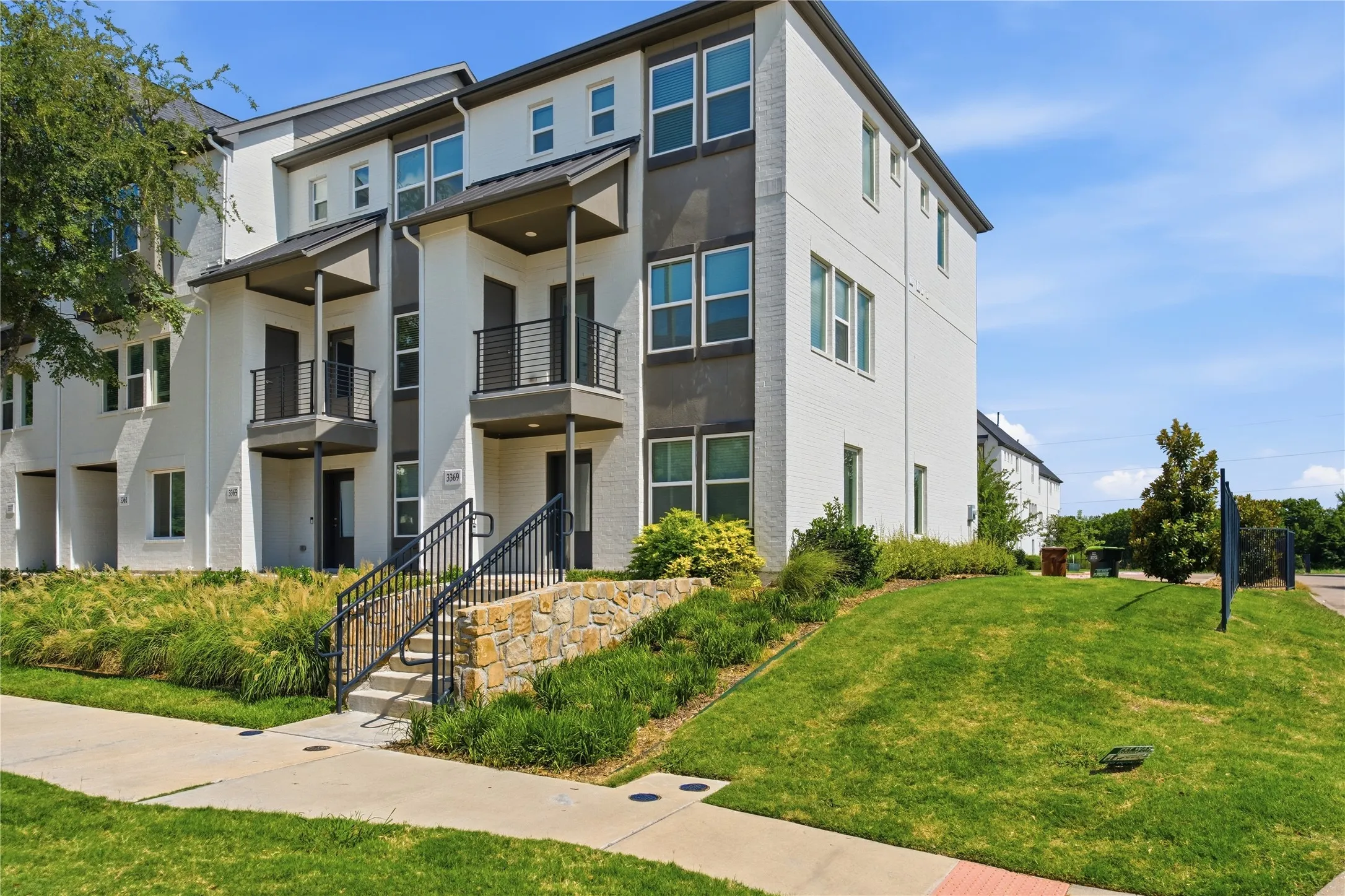 Townhouse For Rent in Collin County , 3365 Wynwood Drive, Plano, Texas 75074, 3 Bedroom, 4 Bathroom, 2 Garage spaces, 1,728 Sqft, built in 2022, mls#21392014, Real Estate Agent in Plano, Homes For Rent in Collin county, Homes For Rent in Plano, Realtor in Plano Texas, Real Estate Brokerage Independent Realty Texas, Luminita Cordes Realtor
