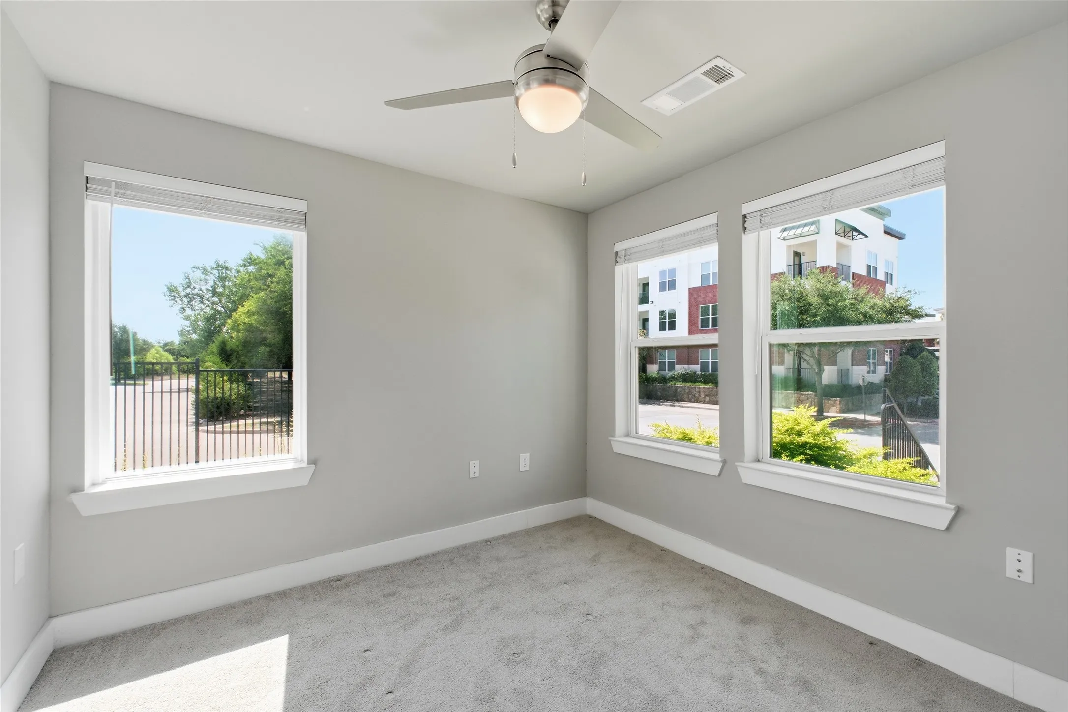 Townhouse For Rent in Collin County , 3365 Wynwood Drive, Plano, Texas 75074, 3 Bedroom, 4 Bathroom, 2 Garage spaces, 1,728 Sqft, built in 2022, mls#21392014, Real Estate Agent in Plano, Homes For Rent in Collin county, Homes For Rent in Plano, Realtor in Plano Texas, Real Estate Brokerage Independent Realty Texas, Luminita Cordes Realtor