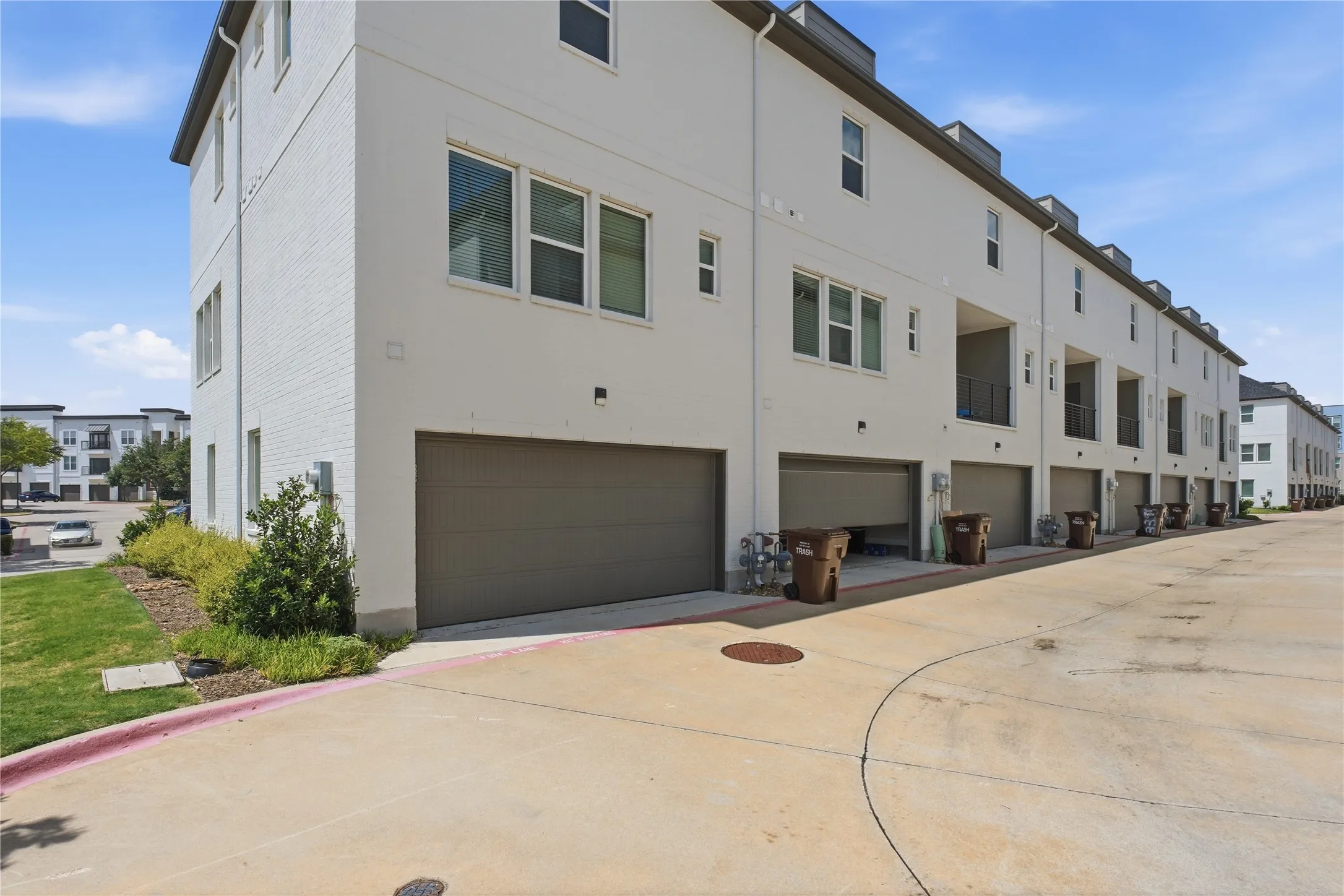 Townhouse For Rent in Collin County , 3365 Wynwood Drive, Plano, Texas 75074, 3 Bedroom, 4 Bathroom, 2 Garage spaces, 1,728 Sqft, built in 2022, mls#21392014, Real Estate Agent in Plano, Homes For Rent in Collin county, Homes For Rent in Plano, Realtor in Plano Texas, Real Estate Brokerage Independent Realty Texas, Luminita Cordes Realtor