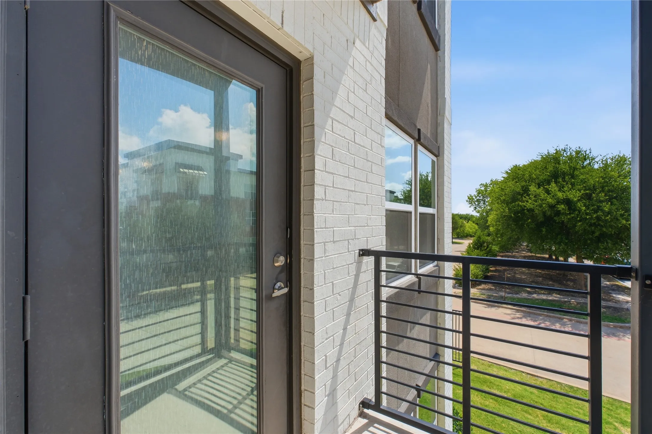 Townhouse For Rent in Collin County , 3365 Wynwood Drive, Plano, Texas 75074, 3 Bedroom, 4 Bathroom, 2 Garage spaces, 1,728 Sqft, built in 2022, mls#21392014, Real Estate Agent in Plano, Homes For Rent in Collin county, Homes For Rent in Plano, Realtor in Plano Texas, Real Estate Brokerage Independent Realty Texas, Luminita Cordes Realtor