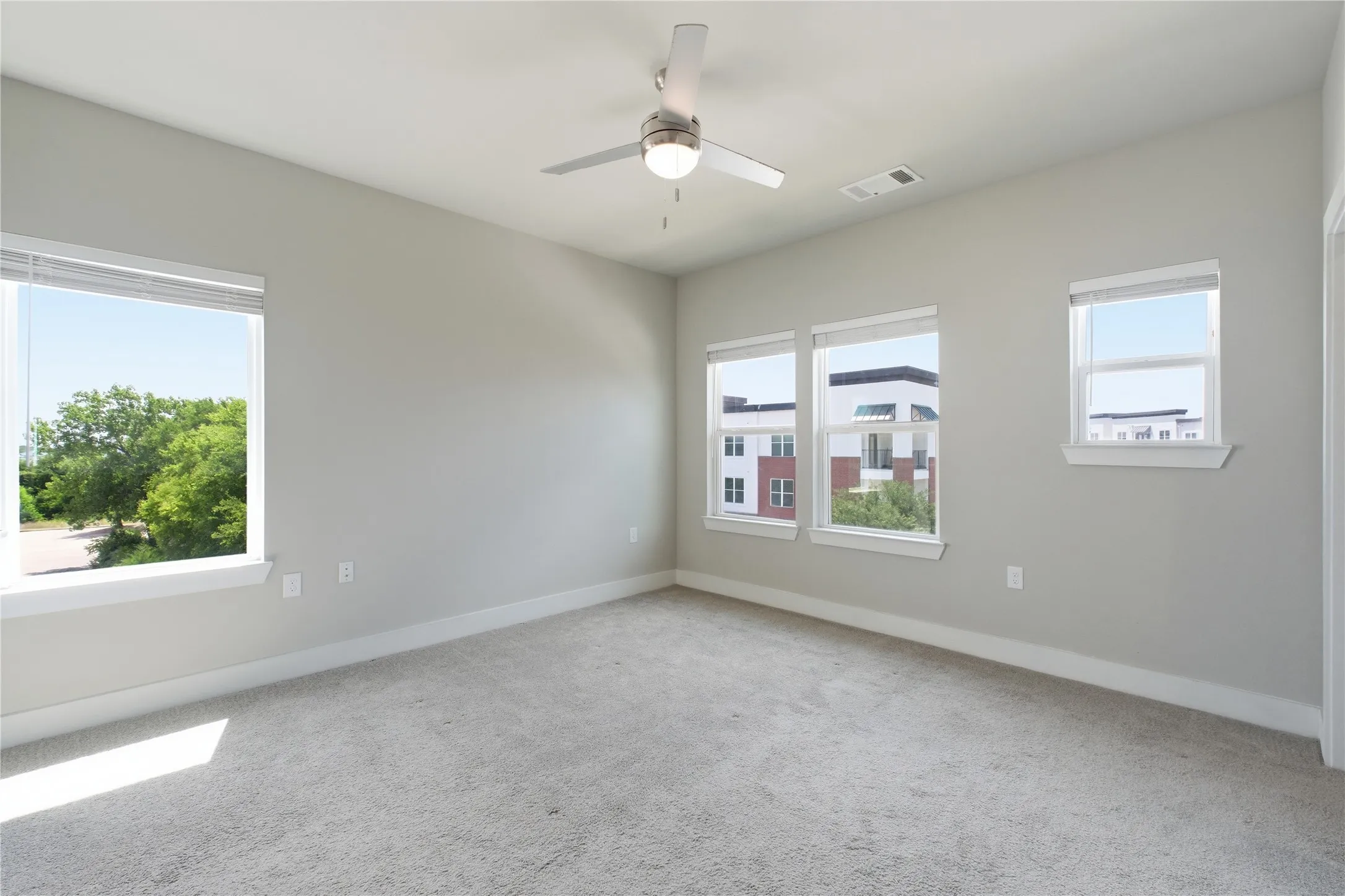 Townhouse For Rent in Collin County , 3365 Wynwood Drive, Plano, Texas 75074, 3 Bedroom, 4 Bathroom, 2 Garage spaces, 1,728 Sqft, built in 2022, mls#21392014, Real Estate Agent in Plano, Homes For Rent in Collin county, Homes For Rent in Plano, Realtor in Plano Texas, Real Estate Brokerage Independent Realty Texas, Luminita Cordes Realtor