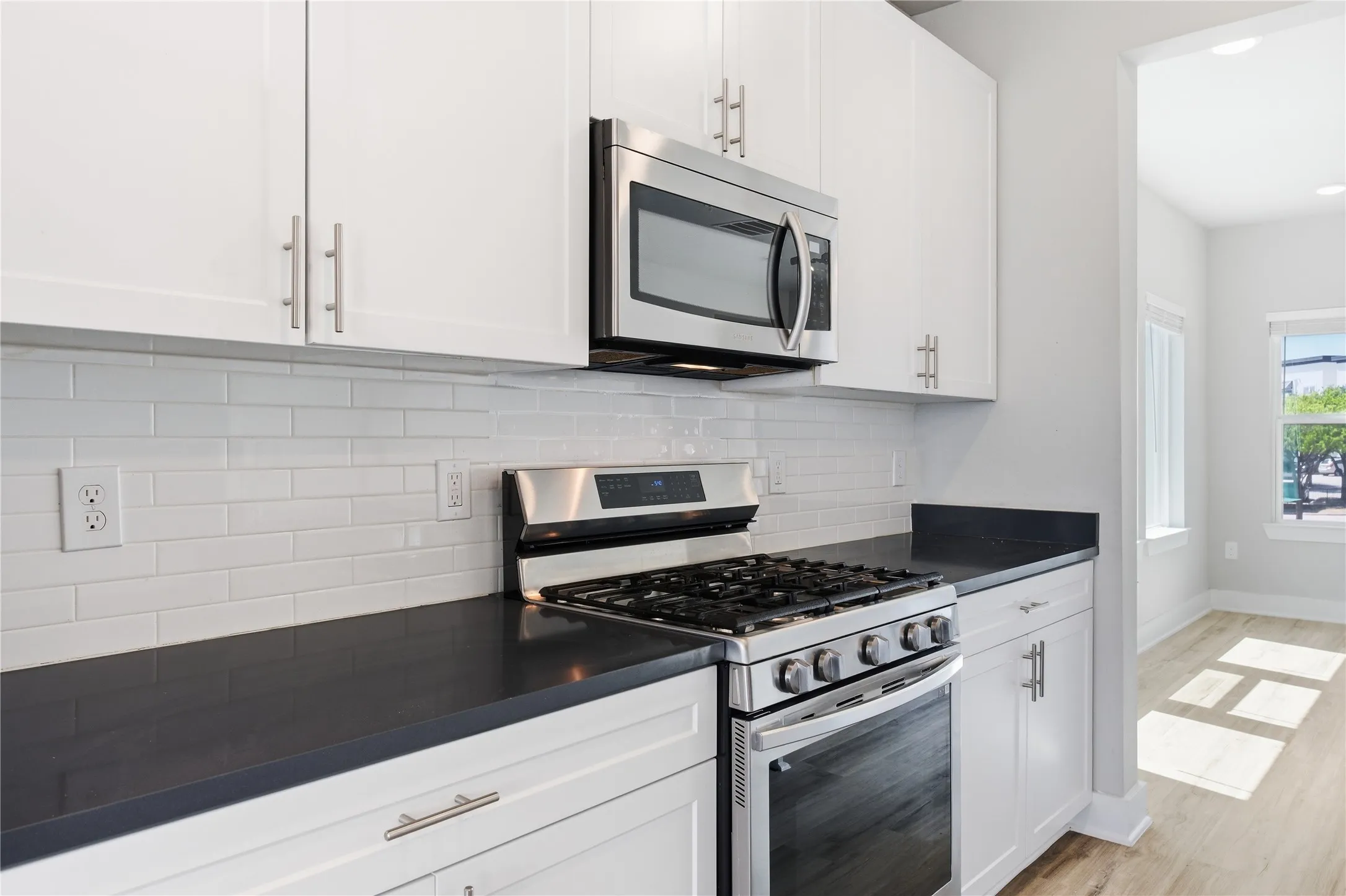 Townhouse For Rent in Collin County , 3365 Wynwood Drive, Plano, Texas 75074, 3 Bedroom, 4 Bathroom, 2 Garage spaces, 1,728 Sqft, built in 2022, mls#21392014, Real Estate Agent in Plano, Homes For Rent in Collin county, Homes For Rent in Plano, Realtor in Plano Texas, Real Estate Brokerage Independent Realty Texas, Luminita Cordes Realtor