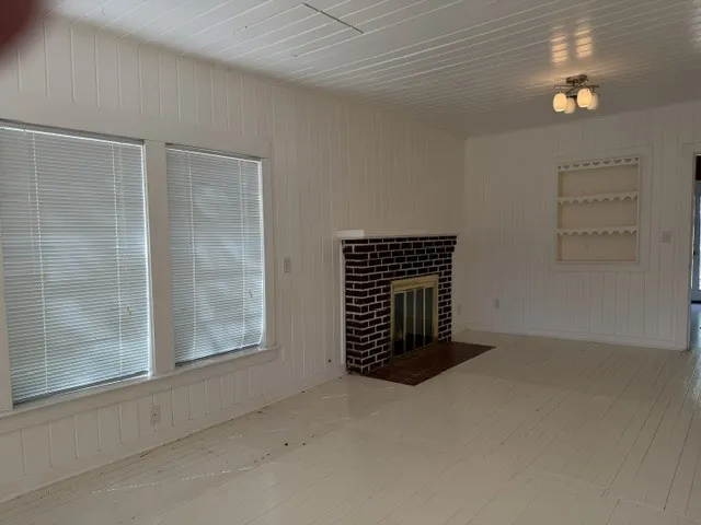 Single Family Residence For Rent in Tarrant County , 7000 Briar Road, Azle, Texas 76020, 1 Bedroom, 1 Bathroom, Garage spaces, 992 Sqft, built in 1970, mls#21391929, Real Estate Agent in Azle, Homes For Rent in Tarrant county, Homes For Rent in Azle, Realtor in Azle Texas, Real Estate Brokerage Independent Realty Texas, Luminita Cordes Realtor