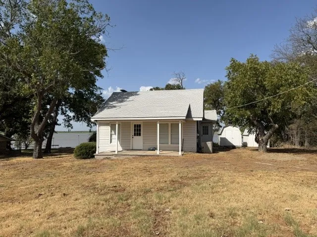 Single Family Residence For Rent in Tarrant County , 7000 Briar Road, Azle, Texas 76020, 1 Bedroom, 1 Bathroom, Garage spaces, 992 Sqft, built in 1970, mls#21391929, Real Estate Agent in Azle, Homes For Rent in Tarrant county, Homes For Rent in Azle, Realtor in Azle Texas, Real Estate Brokerage Independent Realty Texas, Luminita Cordes Realtor