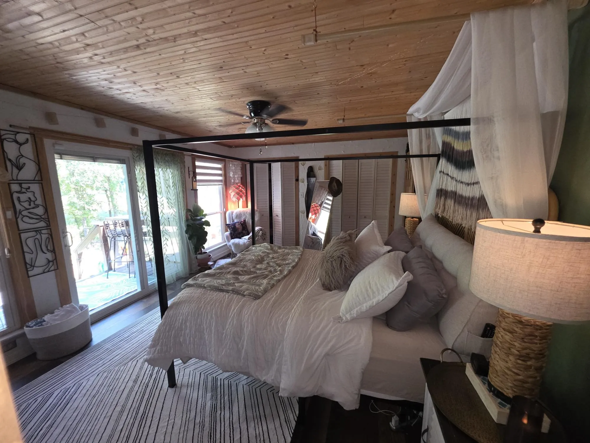 Single Family Residence For Sale in Wood County , 185 Private Road 6604, Mineola, Texas 75773, 3 Bedroom, 2 Bathroom, Garage spaces, 1,484 Sqft, built in 1978, mls#21392086, Real Estate Agent in Mineola, Homes For Sale in Wood county, Homes For Sale in Mineola, Realtor in Mineola Texas, Real Estate Brokerage Independent Realty Texas, Luminita Cordes Realtor