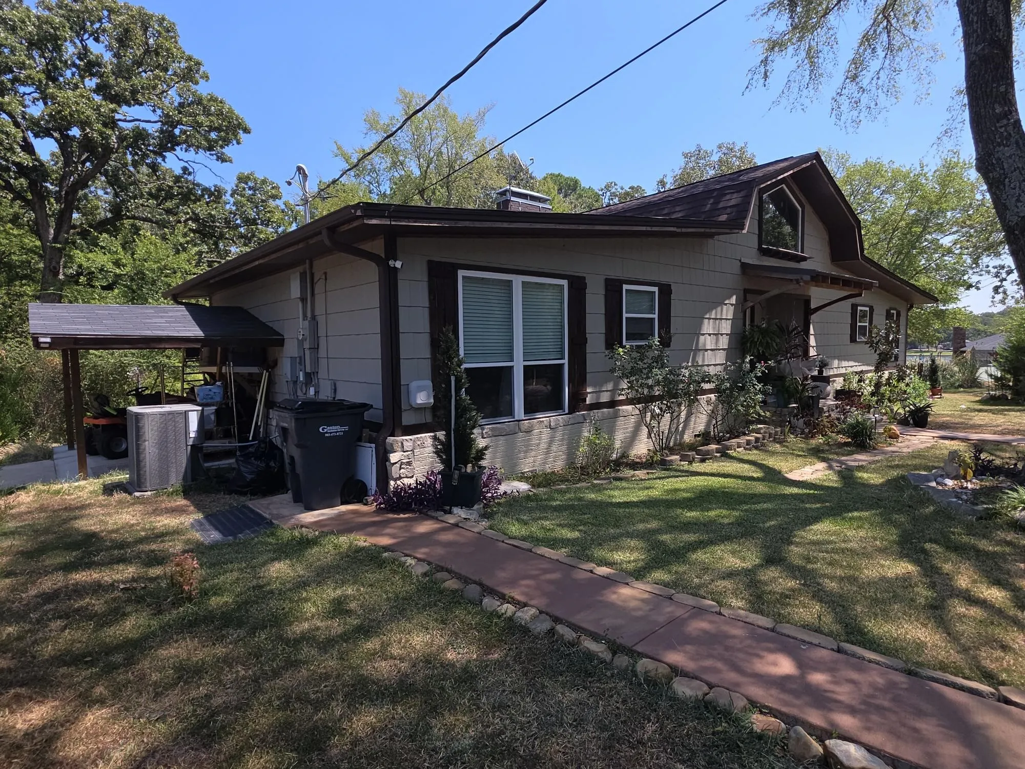 Single Family Residence For Sale in Wood County , 185 Private Road 6604, Mineola, Texas 75773, 3 Bedroom, 2 Bathroom, Garage spaces, 1,484 Sqft, built in 1978, mls#21392086, Real Estate Agent in Mineola, Homes For Sale in Wood county, Homes For Sale in Mineola, Realtor in Mineola Texas, Real Estate Brokerage Independent Realty Texas, Luminita Cordes Realtor