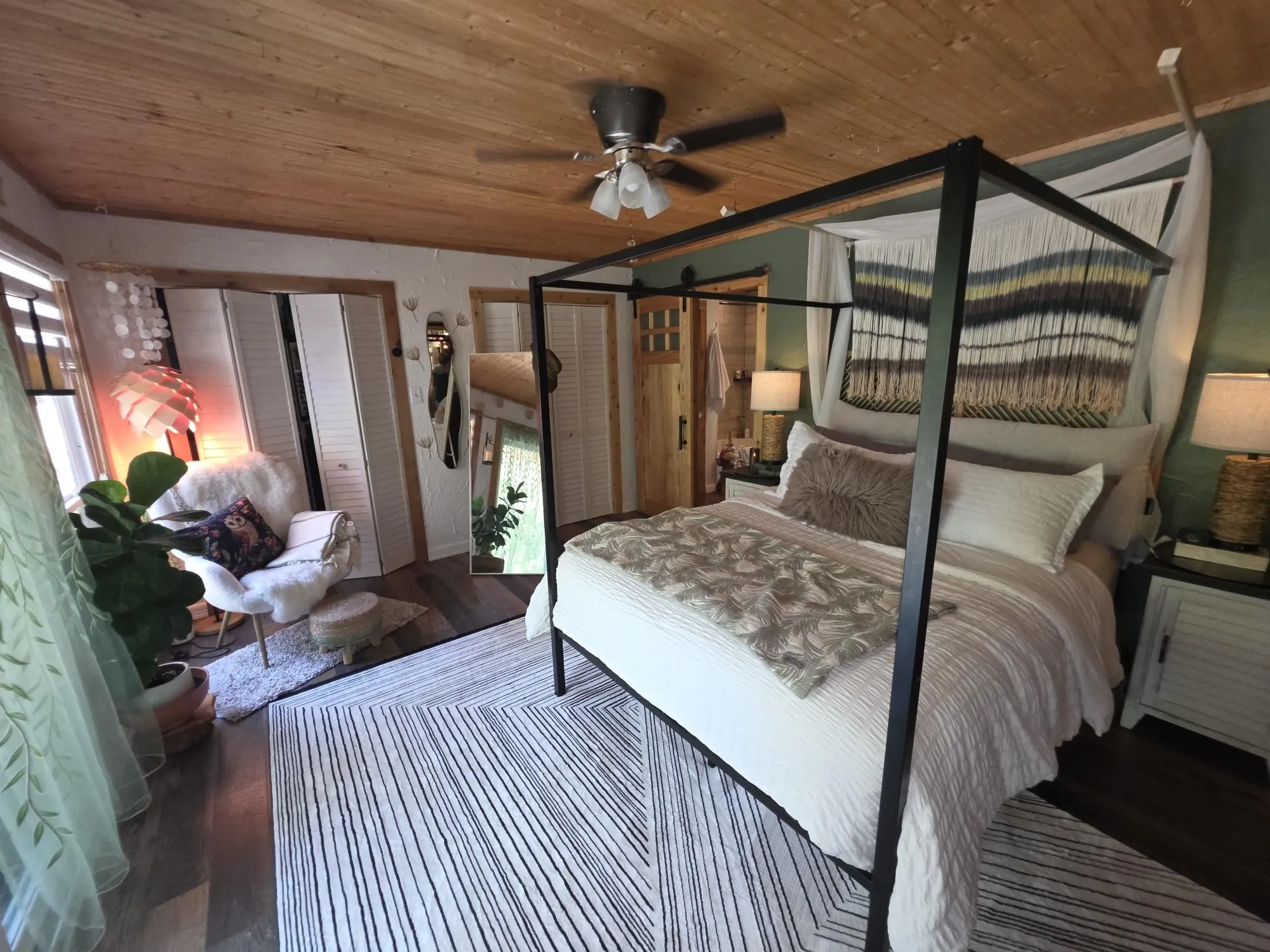 Single Family Residence For Sale in Wood County , 185 Private Road 6604, Mineola, Texas 75773, 3 Bedroom, 2 Bathroom, Garage spaces, 1,484 Sqft, built in 1978, mls#21392086, Real Estate Agent in Mineola, Homes For Sale in Wood county, Homes For Sale in Mineola, Realtor in Mineola Texas, Real Estate Brokerage Independent Realty Texas, Luminita Cordes Realtor