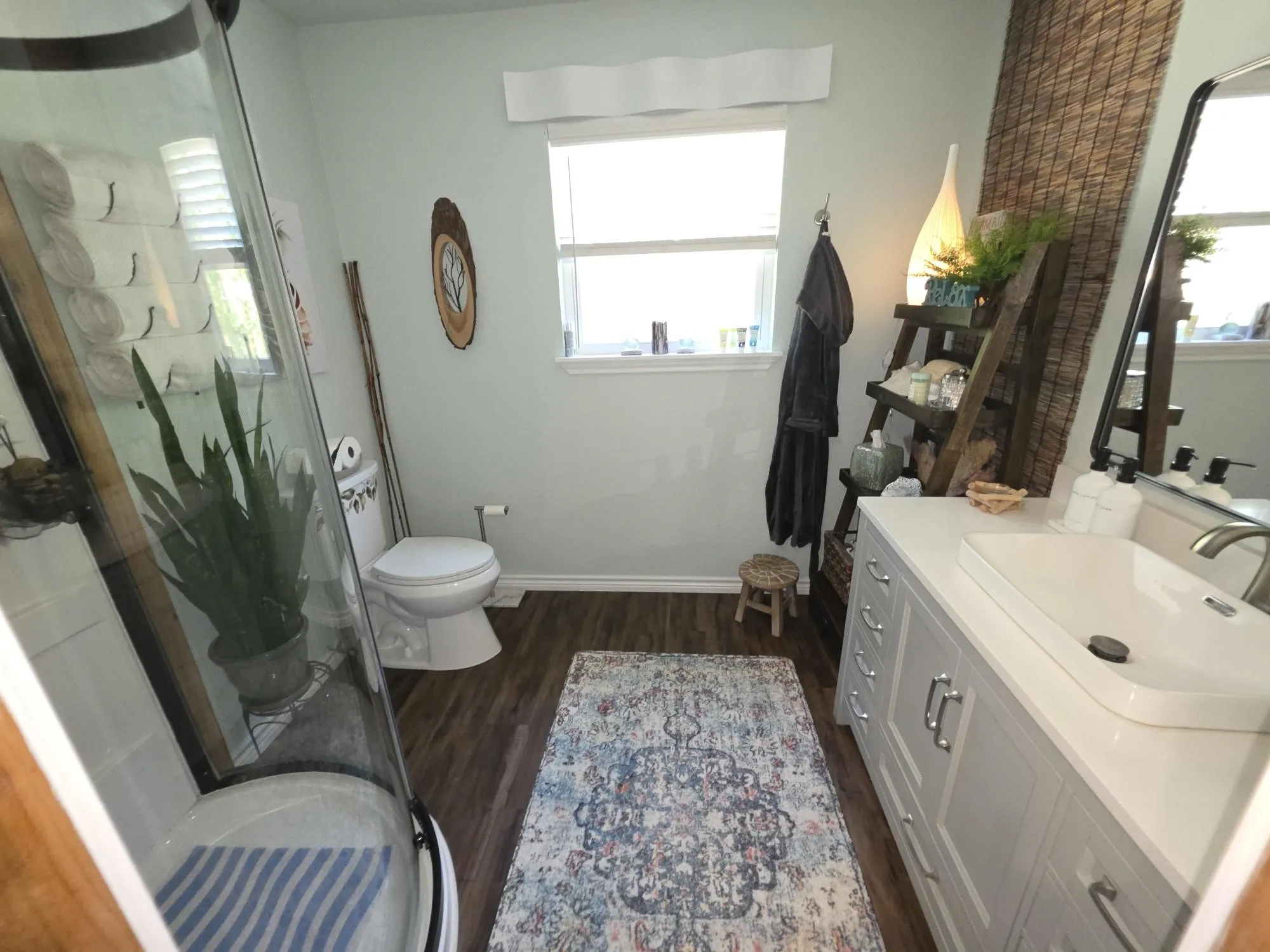 Single Family Residence For Sale in Wood County , 185 Private Road 6604, Mineola, Texas 75773, 3 Bedroom, 2 Bathroom, Garage spaces, 1,484 Sqft, built in 1978, mls#21392086, Real Estate Agent in Mineola, Homes For Sale in Wood county, Homes For Sale in Mineola, Realtor in Mineola Texas, Real Estate Brokerage Independent Realty Texas, Luminita Cordes Realtor