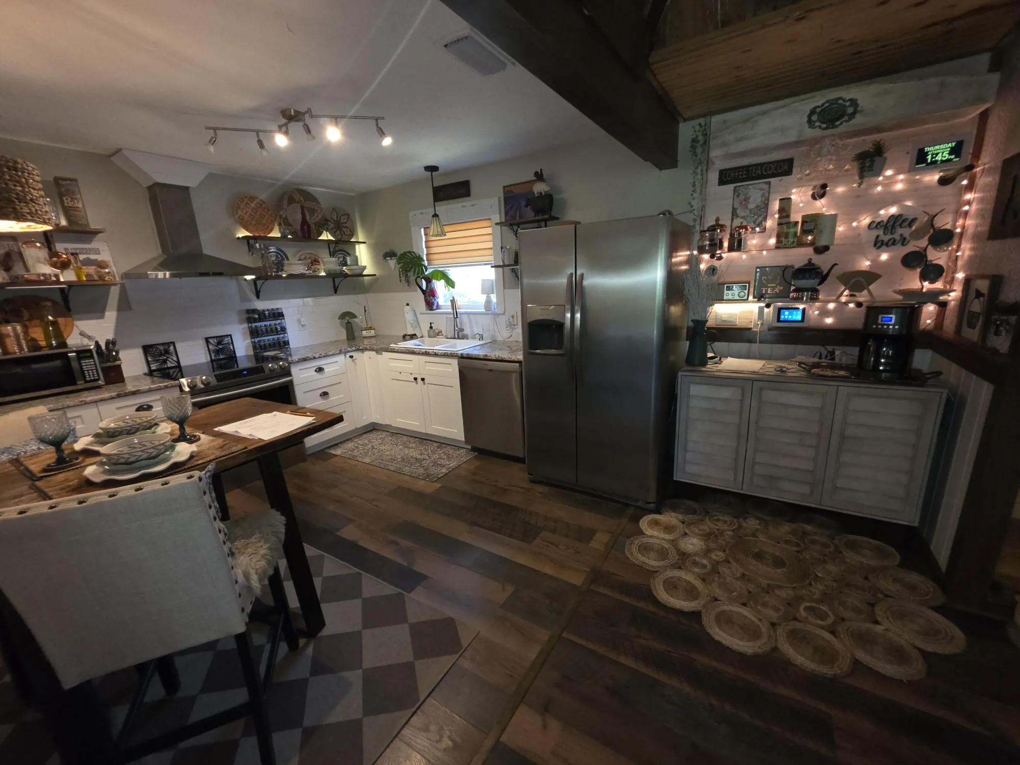 Single Family Residence For Sale in Wood County , 185 Private Road 6604, Mineola, Texas 75773, 3 Bedroom, 2 Bathroom, Garage spaces, 1,484 Sqft, built in 1978, mls#21392086, Real Estate Agent in Mineola, Homes For Sale in Wood county, Homes For Sale in Mineola, Realtor in Mineola Texas, Real Estate Brokerage Independent Realty Texas, Luminita Cordes Realtor