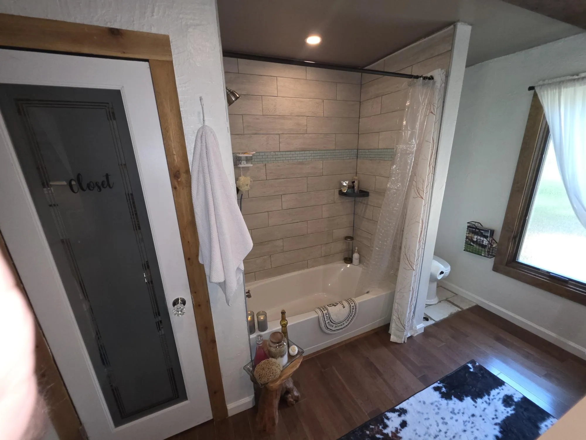 Single Family Residence For Sale in Wood County , 185 Private Road 6604, Mineola, Texas 75773, 3 Bedroom, 2 Bathroom, Garage spaces, 1,484 Sqft, built in 1978, mls#21392086, Real Estate Agent in Mineola, Homes For Sale in Wood county, Homes For Sale in Mineola, Realtor in Mineola Texas, Real Estate Brokerage Independent Realty Texas, Luminita Cordes Realtor