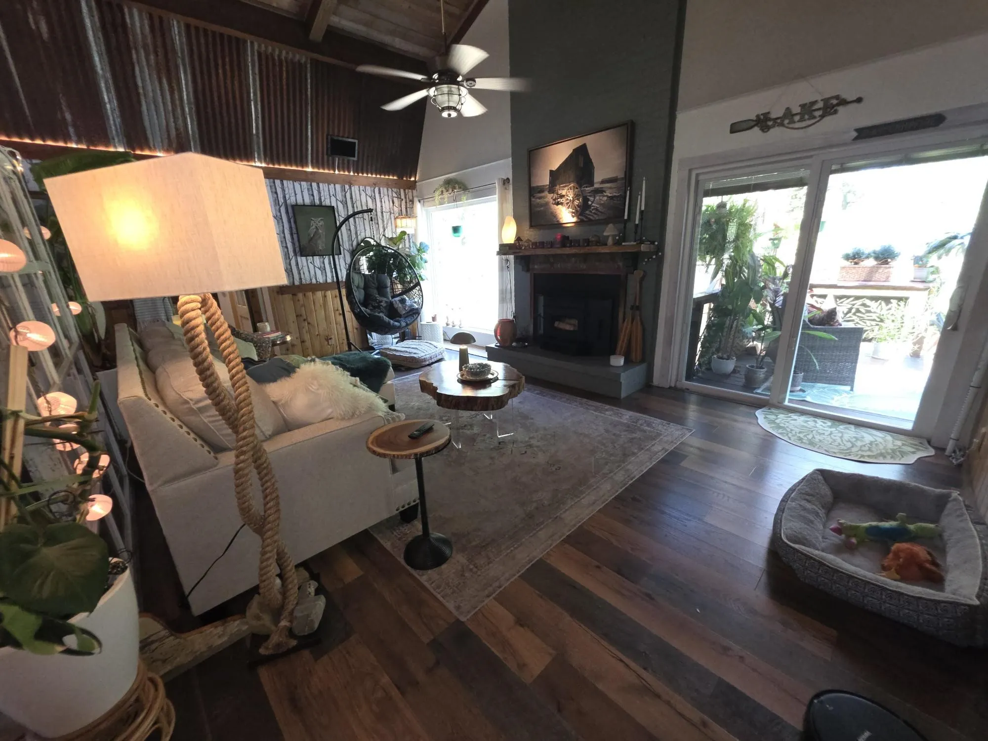 Single Family Residence For Sale in Wood County , 185 Private Road 6604, Mineola, Texas 75773, 3 Bedroom, 2 Bathroom, Garage spaces, 1,484 Sqft, built in 1978, mls#21392086, Real Estate Agent in Mineola, Homes For Sale in Wood county, Homes For Sale in Mineola, Realtor in Mineola Texas, Real Estate Brokerage Independent Realty Texas, Luminita Cordes Realtor