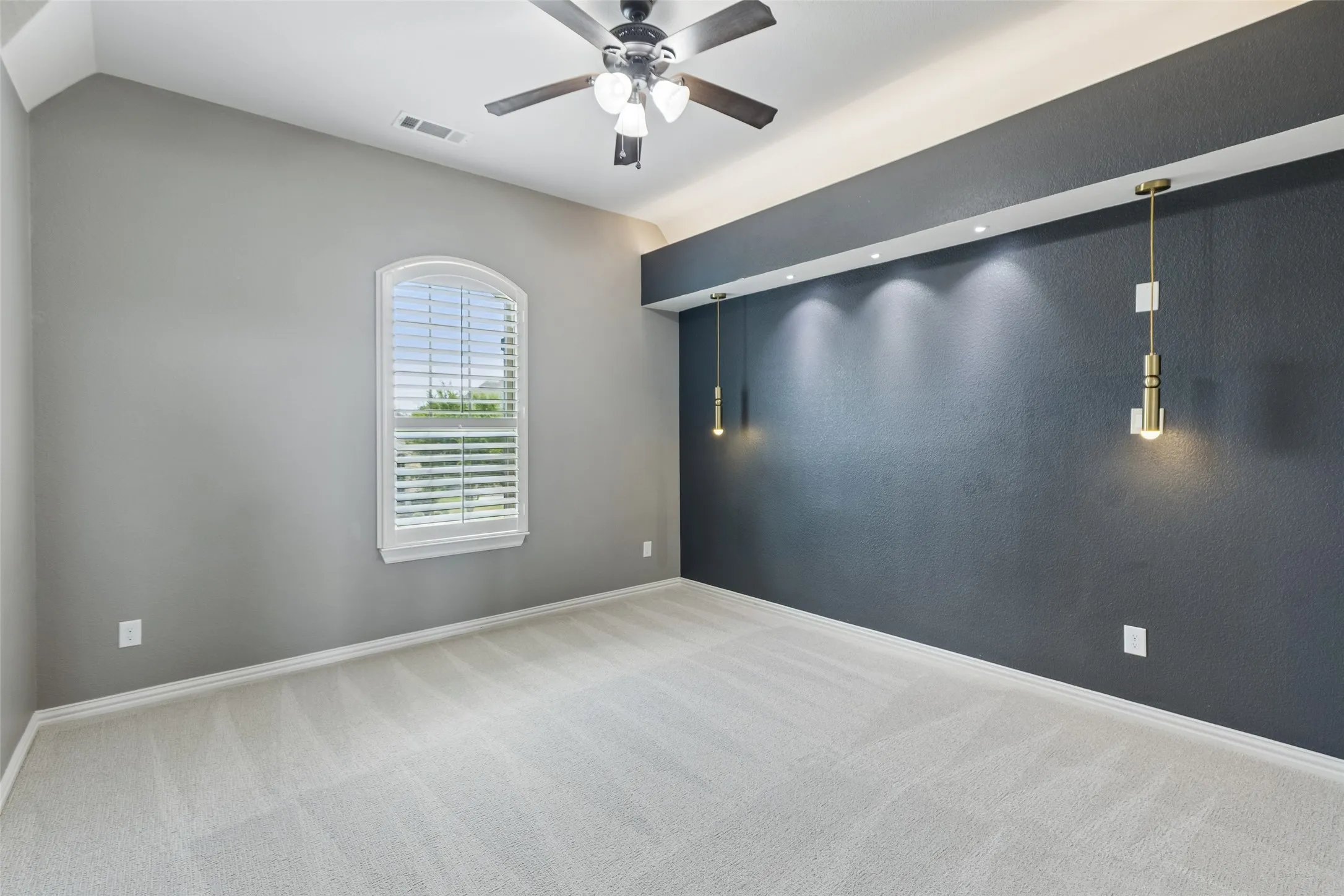 Single Family Residence For Rent in Tarrant County , 412 Winding Ridge Trail, Southlake, Texas 76092, 5 Bedroom, 7 Bathroom, 3 Garage spaces, 4,997 Sqft, built in 2015, mls#21392092, Real Estate Agent in Southlake, Homes For Rent in Tarrant county, Homes For Rent in Southlake, Realtor in Southlake Texas, Real Estate Brokerage Independent Realty Texas, Luminita Cordes Realtor