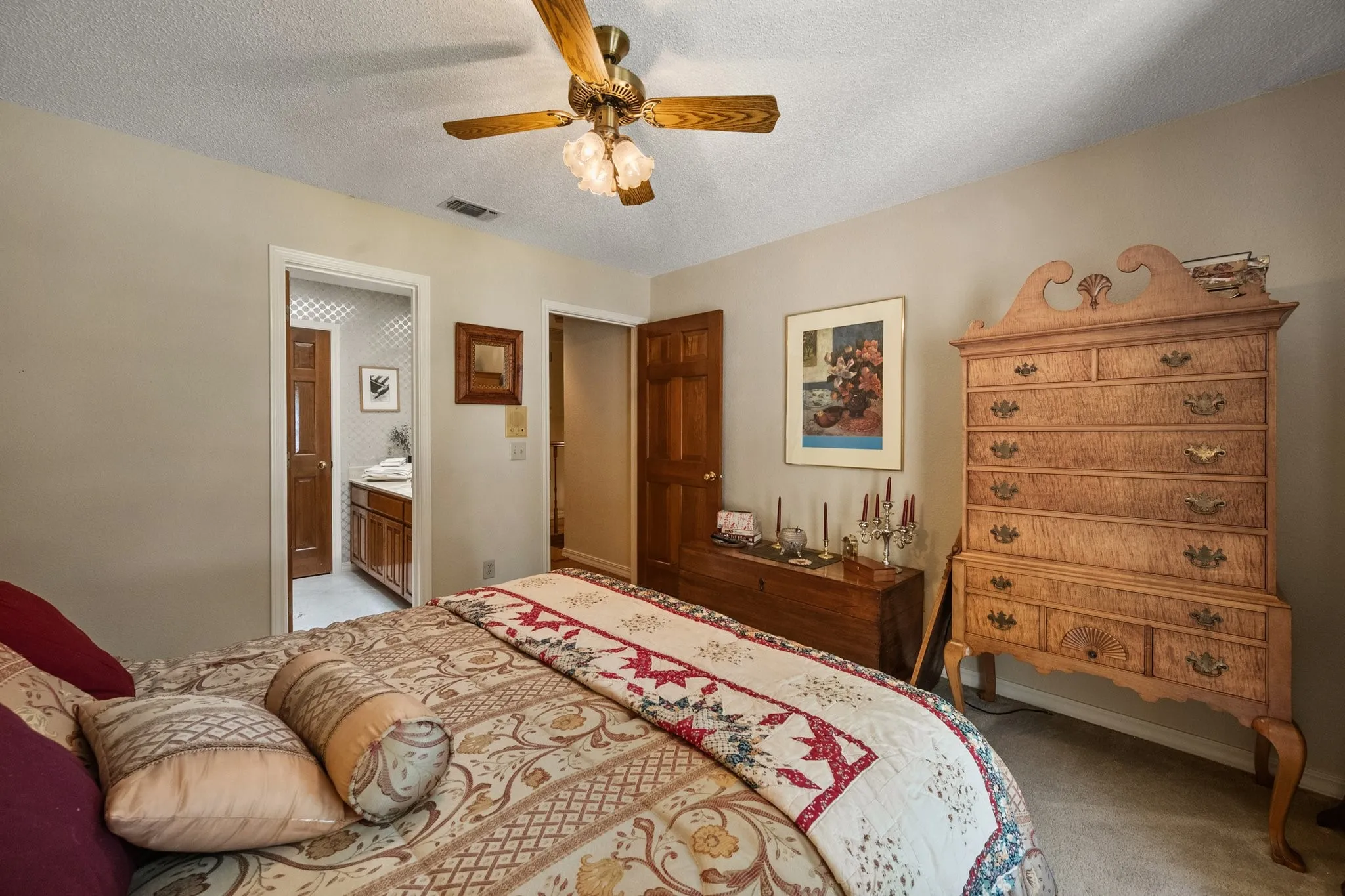 Single Family Residence For Sale in Tarrant County , 4007 Lake Powell Drive, Arlington, Texas 76016, 5 Bedroom, 5 Bathroom, 3 Garage spaces, 3,621 Sqft, built in 1984, mls#21389893, Real Estate Agent in Arlington, Homes For Sale in Tarrant county, Homes For Sale in Arlington, Realtor in Arlington Texas, Real Estate Brokerage Independent Realty Texas, Luminita Cordes Realtor