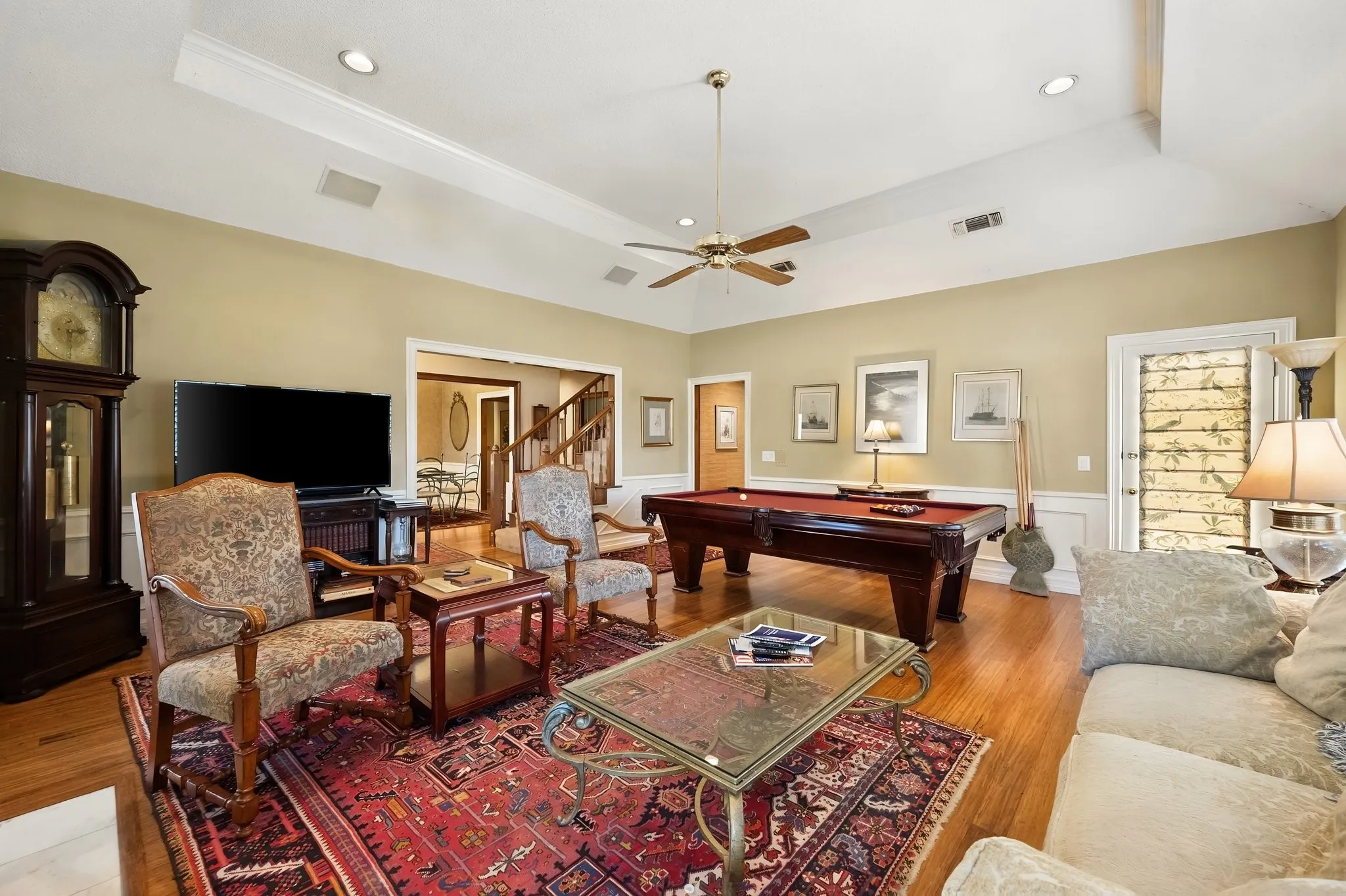 Single Family Residence For Sale in Tarrant County , 4007 Lake Powell Drive, Arlington, Texas 76016, 5 Bedroom, 5 Bathroom, 3 Garage spaces, 3,621 Sqft, built in 1984, mls#21389893, Real Estate Agent in Arlington, Homes For Sale in Tarrant county, Homes For Sale in Arlington, Realtor in Arlington Texas, Real Estate Brokerage Independent Realty Texas, Luminita Cordes Realtor