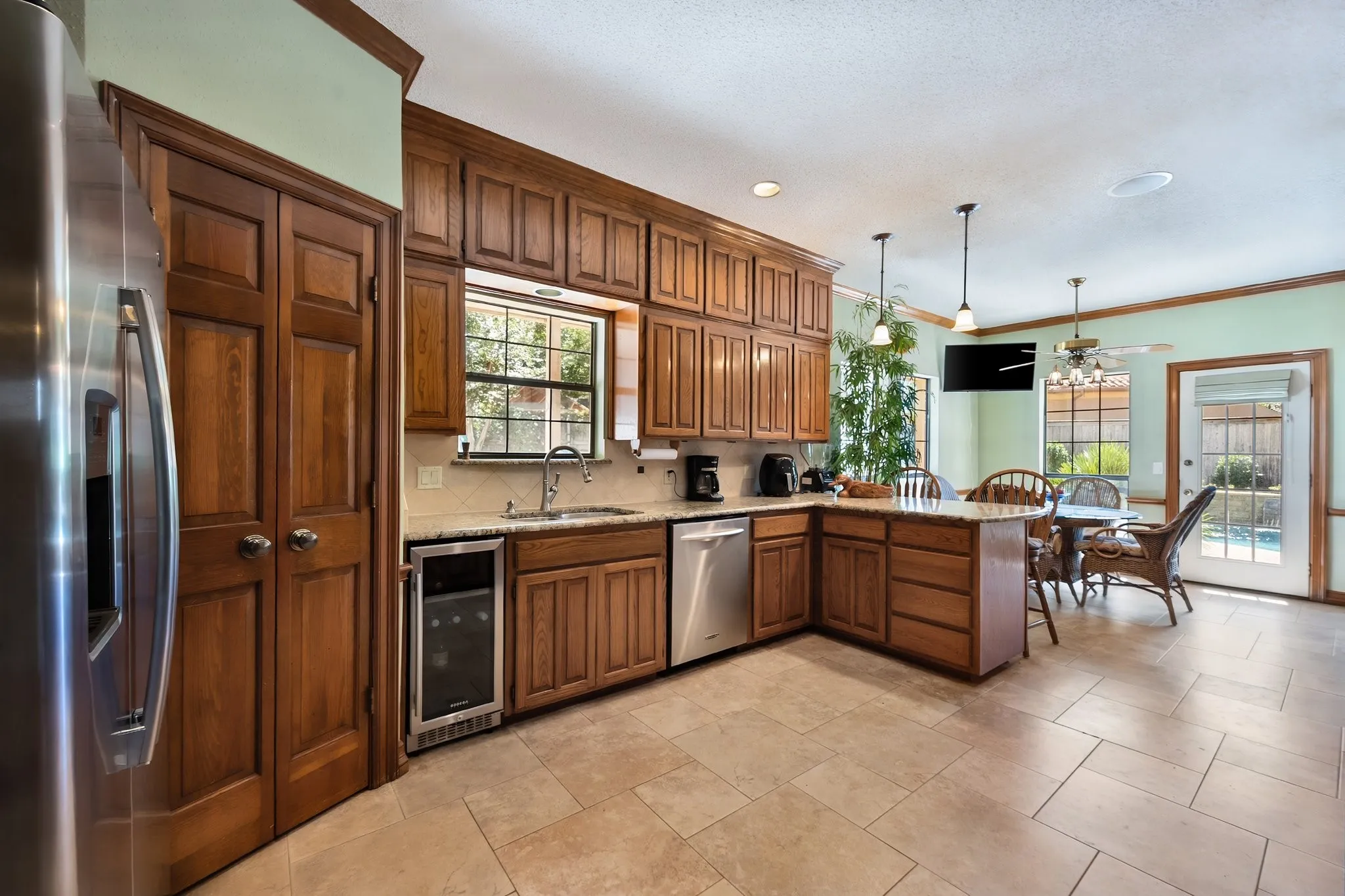 Single Family Residence For Sale in Tarrant County , 4007 Lake Powell Drive, Arlington, Texas 76016, 5 Bedroom, 5 Bathroom, 3 Garage spaces, 3,621 Sqft, built in 1984, mls#21389893, Real Estate Agent in Arlington, Homes For Sale in Tarrant county, Homes For Sale in Arlington, Realtor in Arlington Texas, Real Estate Brokerage Independent Realty Texas, Luminita Cordes Realtor