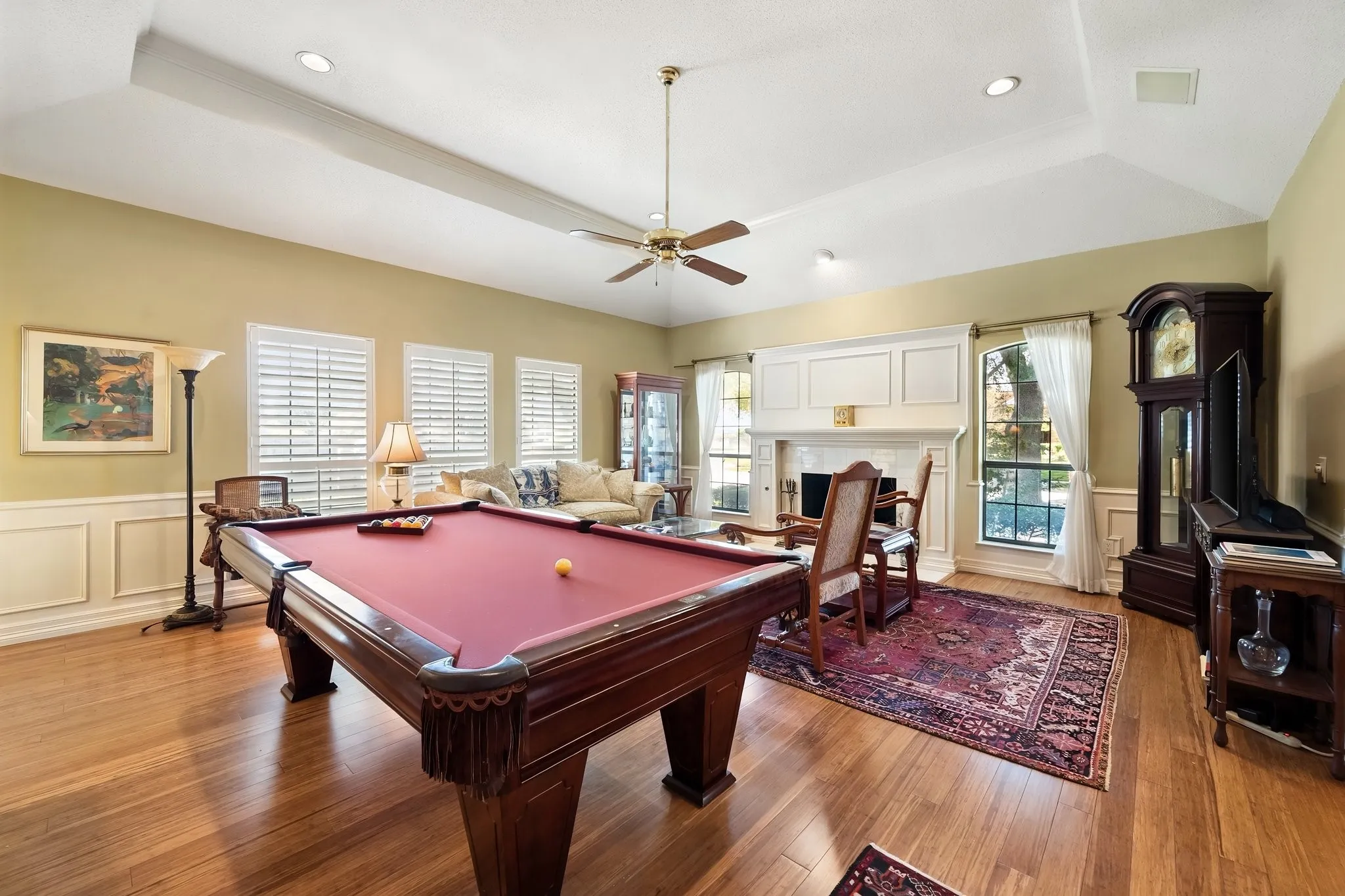 Single Family Residence For Sale in Tarrant County , 4007 Lake Powell Drive, Arlington, Texas 76016, 5 Bedroom, 5 Bathroom, 3 Garage spaces, 3,621 Sqft, built in 1984, mls#21389893, Real Estate Agent in Arlington, Homes For Sale in Tarrant county, Homes For Sale in Arlington, Realtor in Arlington Texas, Real Estate Brokerage Independent Realty Texas, Luminita Cordes Realtor