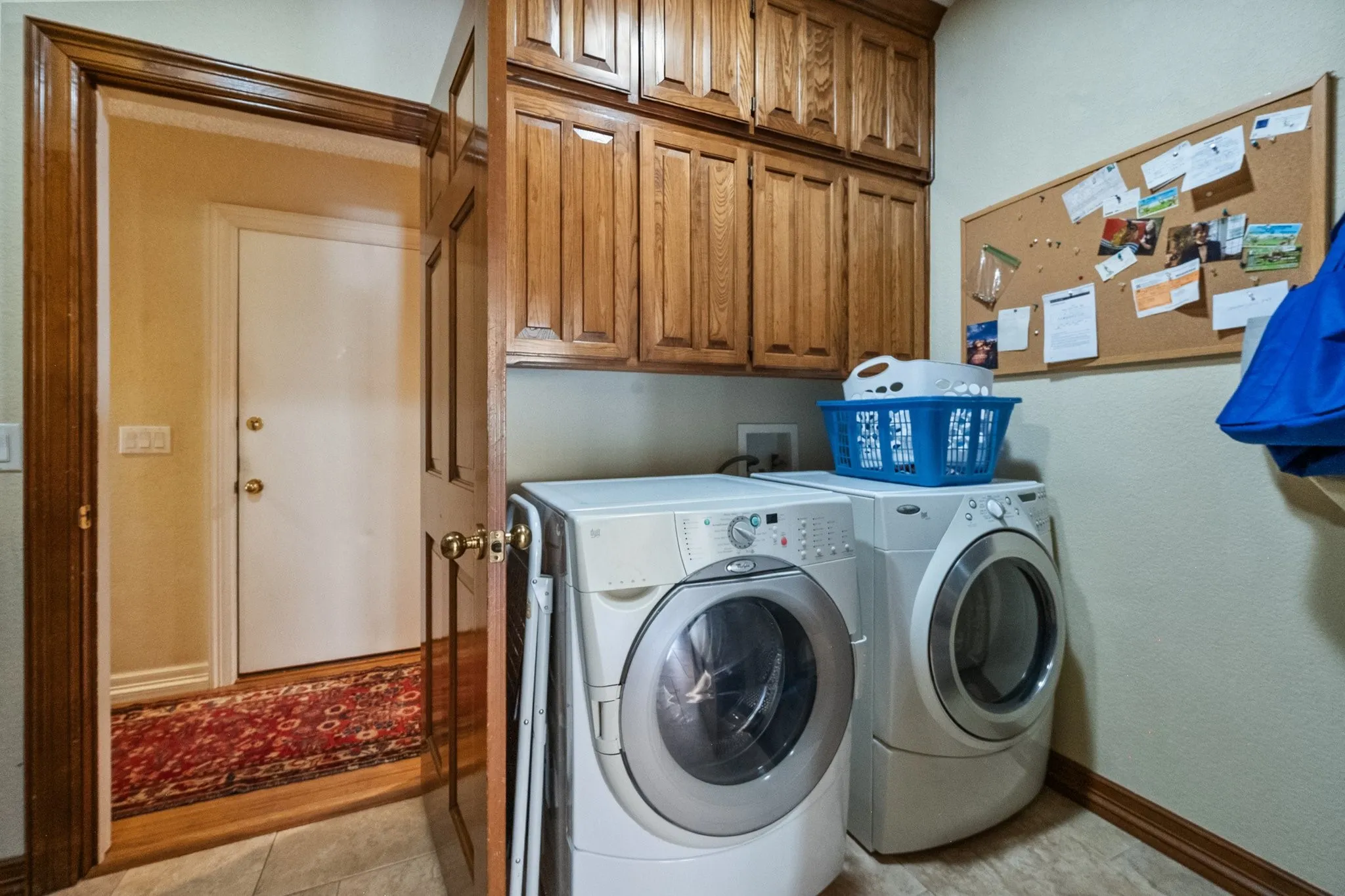 Single Family Residence For Sale in Tarrant County , 4007 Lake Powell Drive, Arlington, Texas 76016, 5 Bedroom, 5 Bathroom, 3 Garage spaces, 3,621 Sqft, built in 1984, mls#21389893, Real Estate Agent in Arlington, Homes For Sale in Tarrant county, Homes For Sale in Arlington, Realtor in Arlington Texas, Real Estate Brokerage Independent Realty Texas, Luminita Cordes Realtor