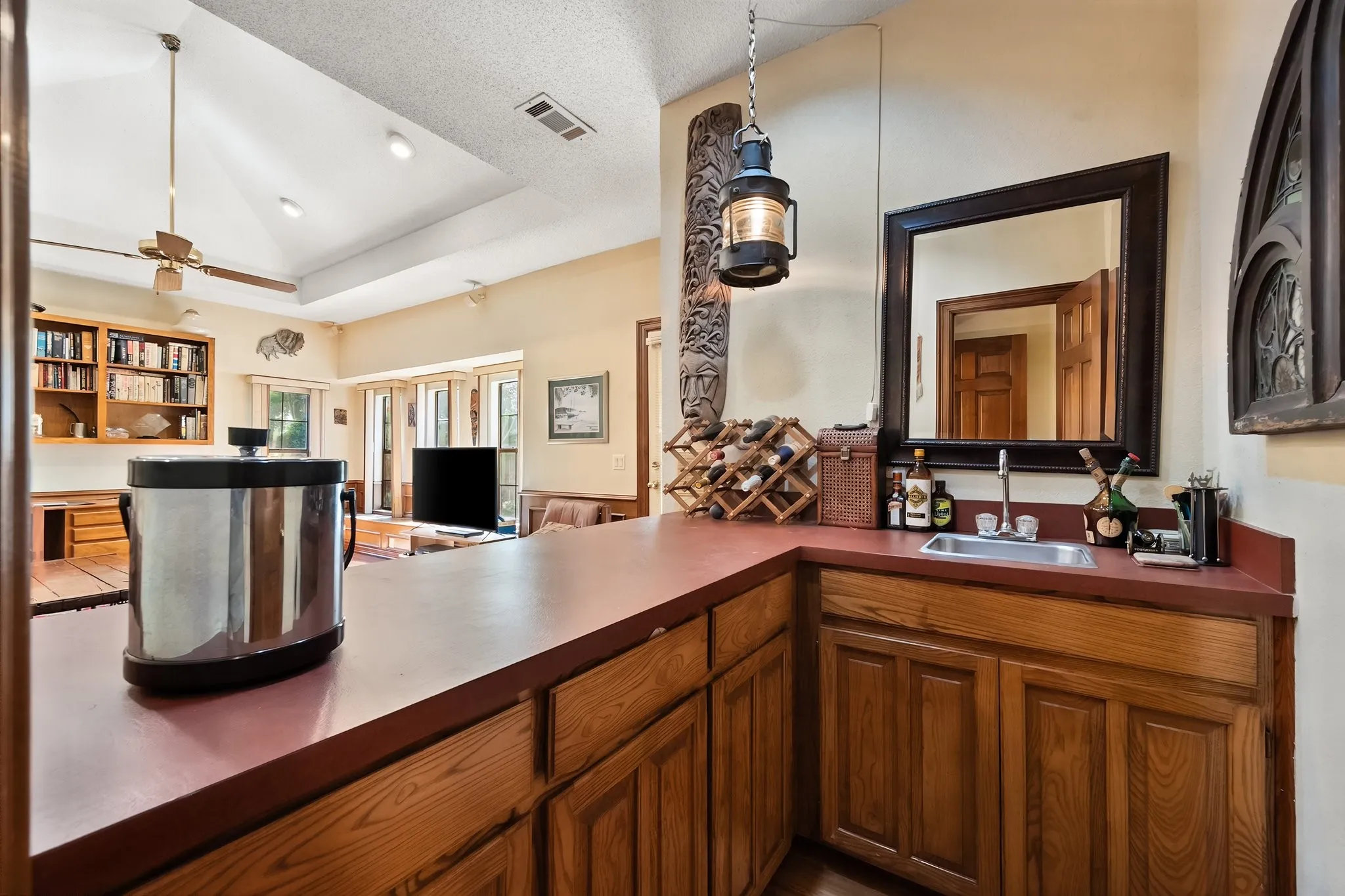 Single Family Residence For Sale in Tarrant County , 4007 Lake Powell Drive, Arlington, Texas 76016, 5 Bedroom, 5 Bathroom, 3 Garage spaces, 3,621 Sqft, built in 1984, mls#21389893, Real Estate Agent in Arlington, Homes For Sale in Tarrant county, Homes For Sale in Arlington, Realtor in Arlington Texas, Real Estate Brokerage Independent Realty Texas, Luminita Cordes Realtor