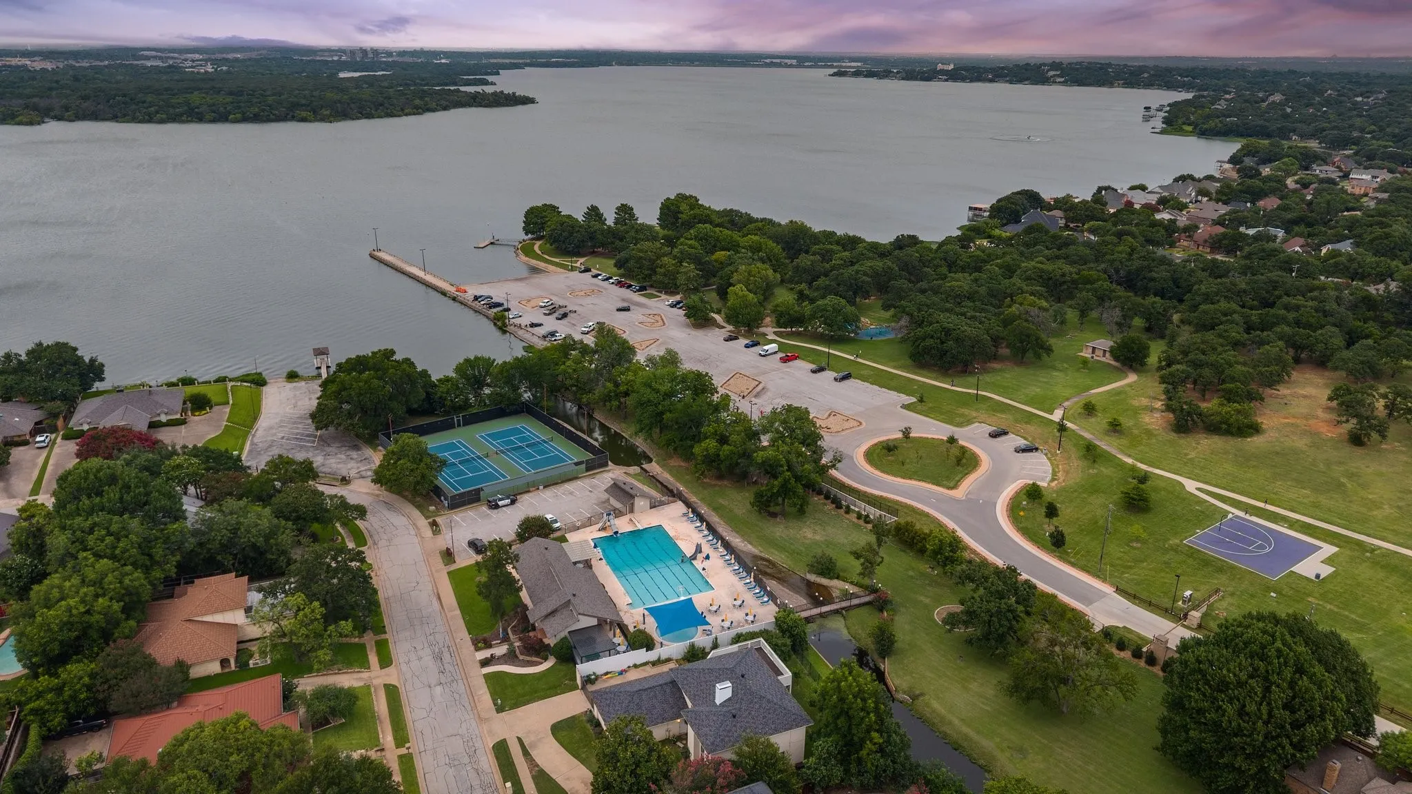Single Family Residence For Sale in Tarrant County , 4007 Lake Powell Drive, Arlington, Texas 76016, 5 Bedroom, 5 Bathroom, 3 Garage spaces, 3,621 Sqft, built in 1984, mls#21389893, Real Estate Agent in Arlington, Homes For Sale in Tarrant county, Homes For Sale in Arlington, Realtor in Arlington Texas, Real Estate Brokerage Independent Realty Texas, Luminita Cordes Realtor