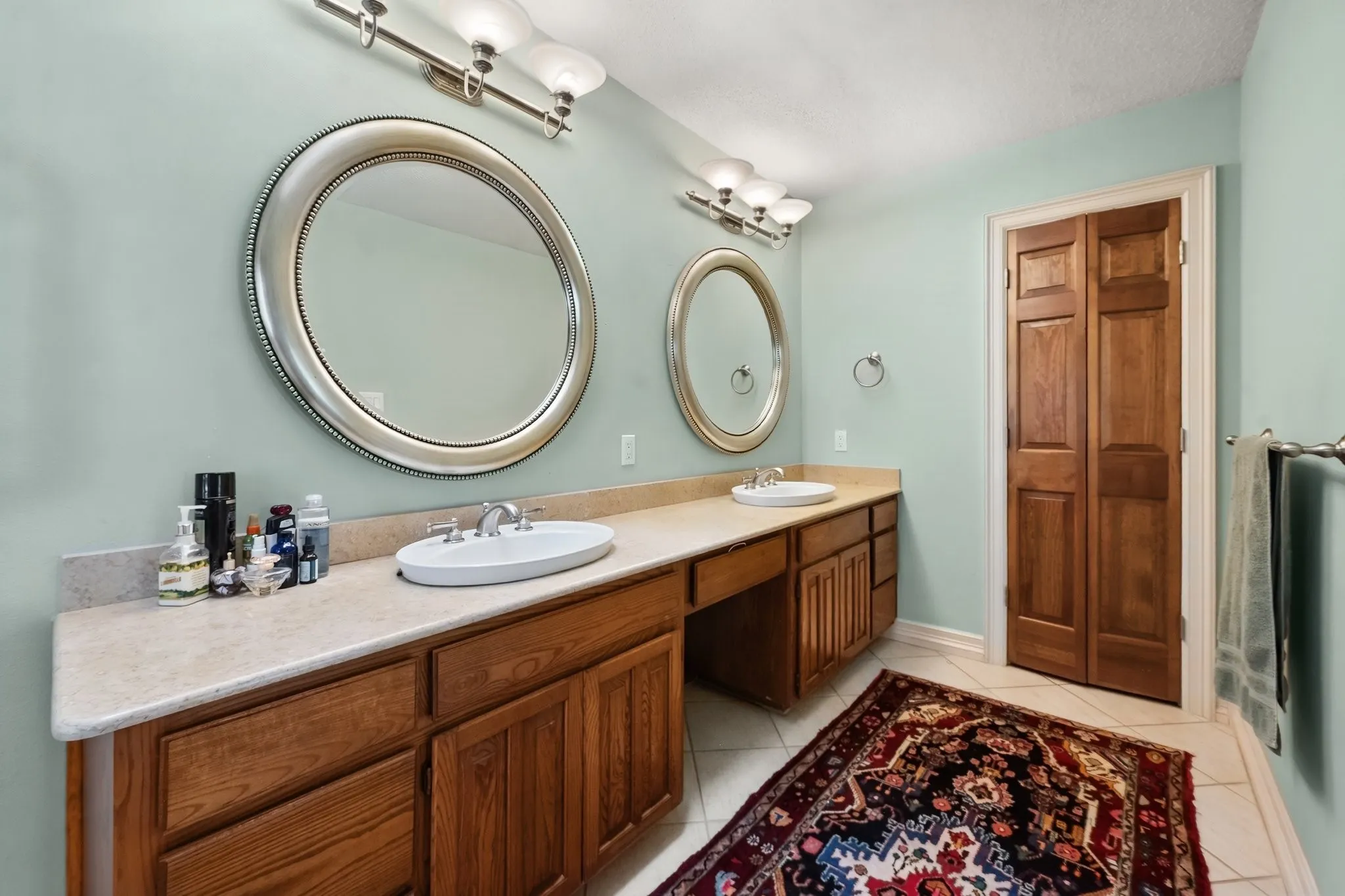 Single Family Residence For Sale in Tarrant County , 4007 Lake Powell Drive, Arlington, Texas 76016, 5 Bedroom, 5 Bathroom, 3 Garage spaces, 3,621 Sqft, built in 1984, mls#21389893, Real Estate Agent in Arlington, Homes For Sale in Tarrant county, Homes For Sale in Arlington, Realtor in Arlington Texas, Real Estate Brokerage Independent Realty Texas, Luminita Cordes Realtor