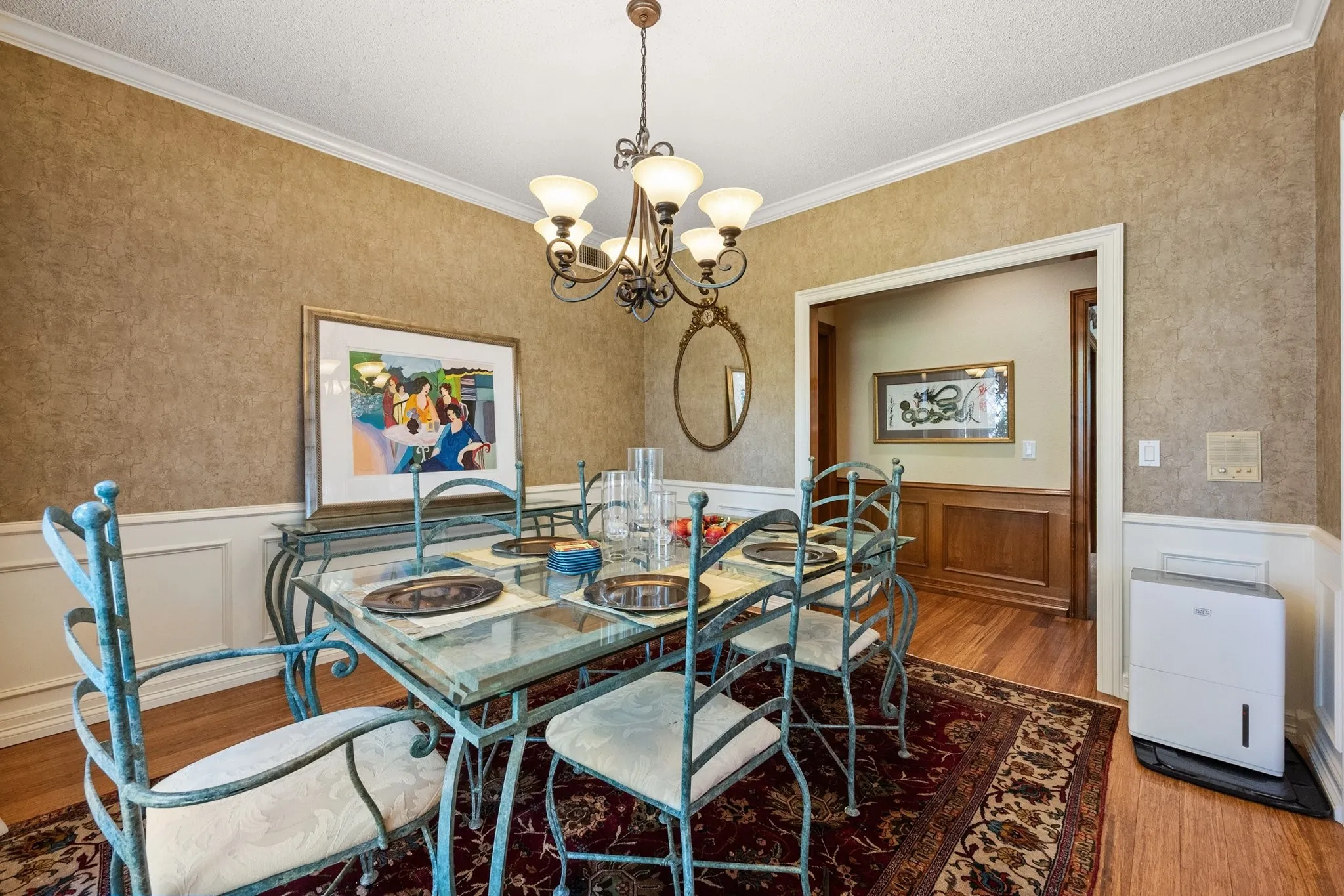 Single Family Residence For Sale in Tarrant County , 4007 Lake Powell Drive, Arlington, Texas 76016, 5 Bedroom, 5 Bathroom, 3 Garage spaces, 3,621 Sqft, built in 1984, mls#21389893, Real Estate Agent in Arlington, Homes For Sale in Tarrant county, Homes For Sale in Arlington, Realtor in Arlington Texas, Real Estate Brokerage Independent Realty Texas, Luminita Cordes Realtor