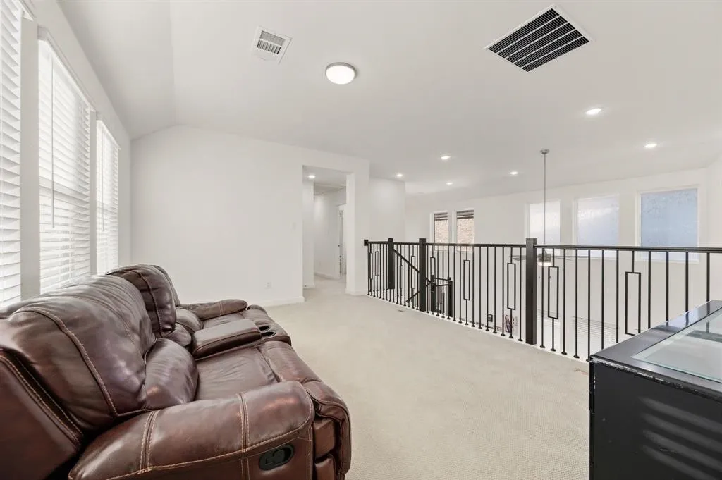 Single Family Residence For Rent in Collin County , 2856 Chester Drive, Celina, Texas 75009, 4 Bedroom, 3 Bathroom, 2 Garage spaces, 2,441 Sqft, built in 2024, mls#21391557, Real Estate Agent in Celina, Homes For Rent in Collin county, Homes For Rent in Celina, Realtor in Celina Texas, Real Estate Brokerage Independent Realty Texas, Luminita Cordes Realtor