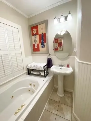 Single Family Residence For Rent in Tarrant County , 2545 Rogers Avenue, Fort Worth, Texas 76109, 4 Bedroom, 2 Bathroom, Garage spaces, 1,643 Sqft, built in 1921, mls#21391976, Real Estate Agent in Fort Worth, Homes For Rent in Tarrant county, Homes For Rent in Fort Worth, Realtor in Fort Worth Texas, Real Estate Brokerage Independent Realty Texas, Luminita Cordes Realtor