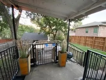 Single Family Residence For Rent in Tarrant County , 2545 Rogers Avenue, Fort Worth, Texas 76109, 4 Bedroom, 2 Bathroom, Garage spaces, 1,643 Sqft, built in 1921, mls#21391976, Real Estate Agent in Fort Worth, Homes For Rent in Tarrant county, Homes For Rent in Fort Worth, Realtor in Fort Worth Texas, Real Estate Brokerage Independent Realty Texas, Luminita Cordes Realtor