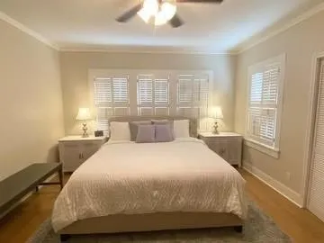 Single Family Residence For Rent in Tarrant County , 2545 Rogers Avenue, Fort Worth, Texas 76109, 4 Bedroom, 2 Bathroom, Garage spaces, 1,643 Sqft, built in 1921, mls#21391976, Real Estate Agent in Fort Worth, Homes For Rent in Tarrant county, Homes For Rent in Fort Worth, Realtor in Fort Worth Texas, Real Estate Brokerage Independent Realty Texas, Luminita Cordes Realtor