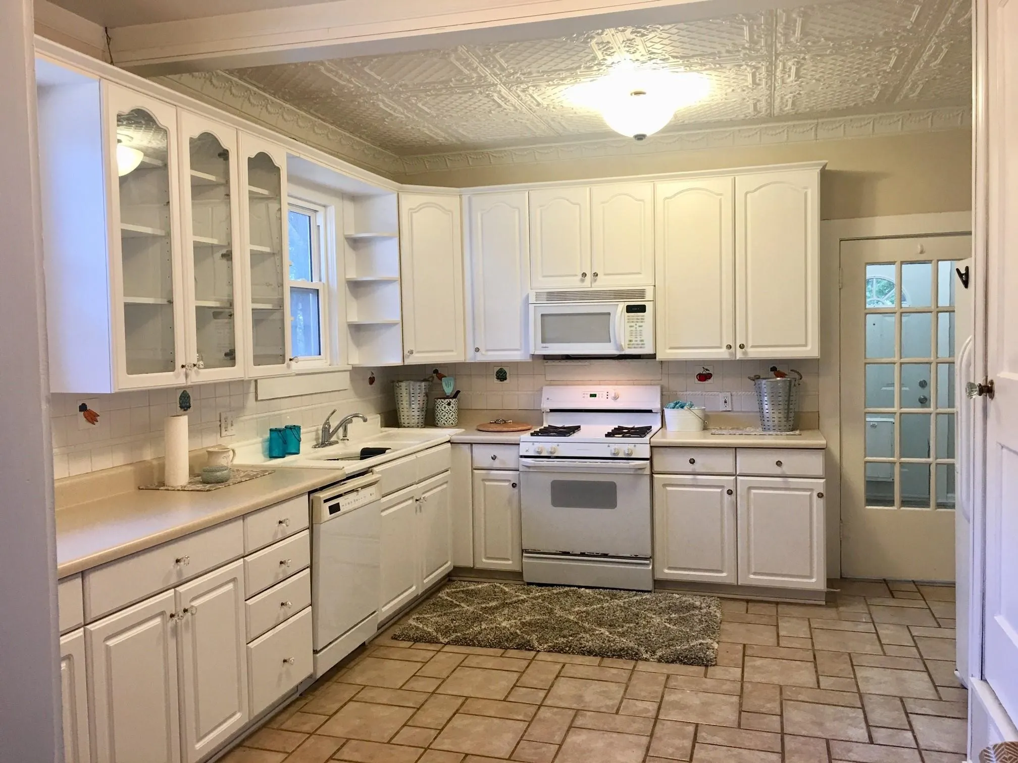 Single Family Residence For Rent in Tarrant County , 2545 Rogers Avenue, Fort Worth, Texas 76109, 4 Bedroom, 2 Bathroom, Garage spaces, 1,643 Sqft, built in 1921, mls#21391976, Real Estate Agent in Fort Worth, Homes For Rent in Tarrant county, Homes For Rent in Fort Worth, Realtor in Fort Worth Texas, Real Estate Brokerage Independent Realty Texas, Luminita Cordes Realtor