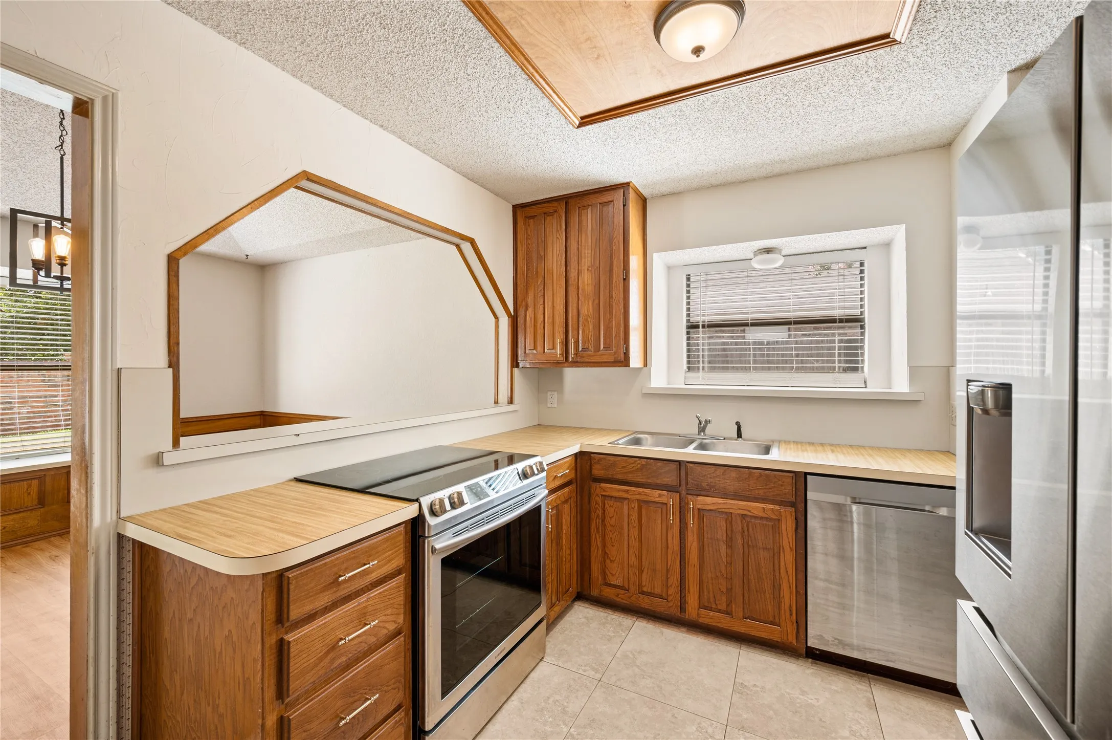 Single Family Residence For Sale in Tarrant County , 5433 Dana Point Drive, Arlington, Texas 76017, 3 Bedroom, 2 Bathroom, 2 Garage spaces, 1,779 Sqft, built in 1984, mls#21389496, Real Estate Agent in Arlington, Homes For Sale in Tarrant county, Homes For Sale in Arlington, Realtor in Arlington Texas, Real Estate Brokerage Independent Realty Texas, Luminita Cordes Realtor