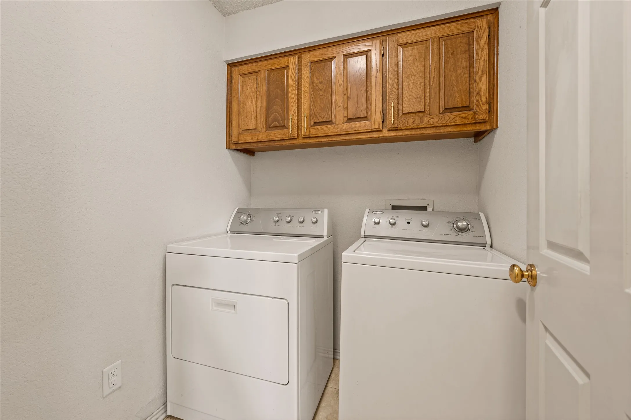 Single Family Residence For Sale in Tarrant County , 5433 Dana Point Drive, Arlington, Texas 76017, 3 Bedroom, 2 Bathroom, 2 Garage spaces, 1,779 Sqft, built in 1984, mls#21389496, Real Estate Agent in Arlington, Homes For Sale in Tarrant county, Homes For Sale in Arlington, Realtor in Arlington Texas, Real Estate Brokerage Independent Realty Texas, Luminita Cordes Realtor