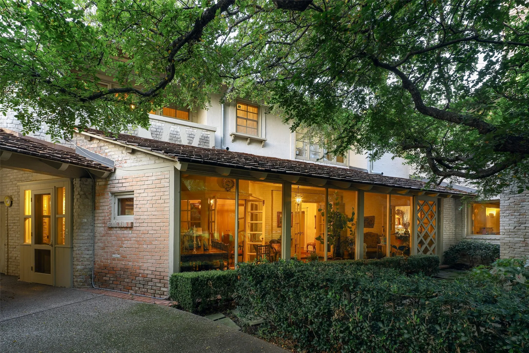 Single Family Residence For Sale in Dallas County , 5310 Park Lane, Dallas, Texas 75220, 4 Bedroom, 5 Bathroom, 2 Garage spaces, 7,354 Sqft, built in 1939, mls#21391763, Real Estate Agent in Dallas, Homes For Sale in Dallas county, Homes For Sale in Dallas, Realtor in Dallas Texas, Real Estate Brokerage Independent Realty Texas, Luminita Cordes Realtor