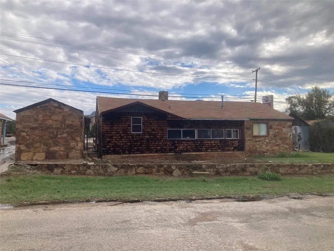 Office For Sale in Young County , 1716 Hwy 16 S, Graham, Texas 76450, 0, 0, Garage spaces, 0 Sqft, built in 1945, mls#21392097, Real Estate Agent in Graham, Homes For Sale in Young county, Homes For Sale in Graham, Realtor in Graham Texas, Real Estate Brokerage Independent Realty Texas, Luminita Cordes Realtor