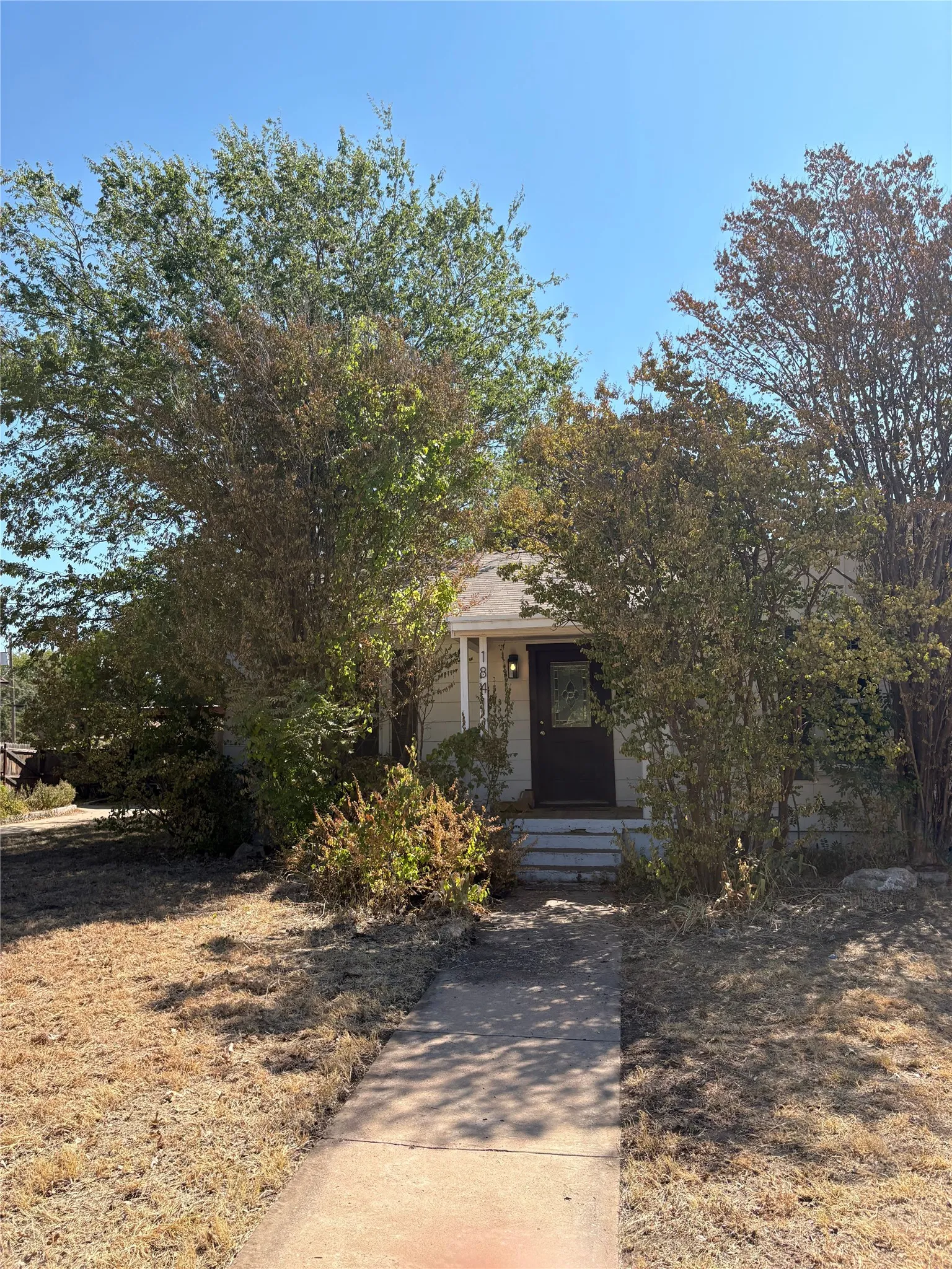 Single Family Residence For Rent in Taylor County , 1841 Belmont Boulevard, Abilene, Texas 79602, 3 Bedroom, 2 Bathroom, Garage spaces, 1,464 Sqft, built in 1948, mls#21392104, Real Estate Agent in Abilene, Homes For Rent in Taylor county, Homes For Rent in Abilene, Realtor in Abilene Texas, Real Estate Brokerage Independent Realty Texas, Luminita Cordes Realtor