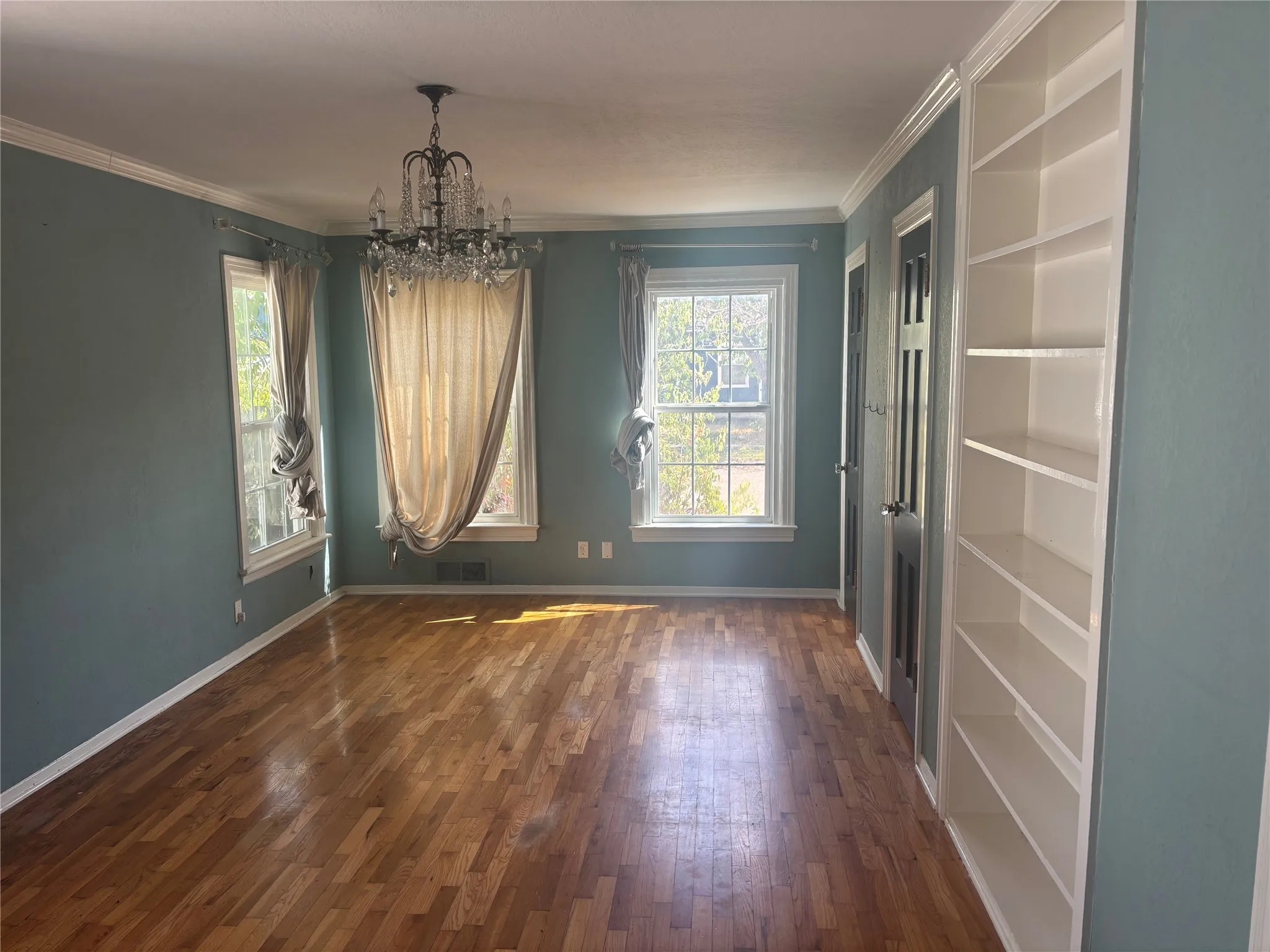 Single Family Residence For Rent in Taylor County , 1841 Belmont Boulevard, Abilene, Texas 79602, 3 Bedroom, 2 Bathroom, Garage spaces, 1,464 Sqft, built in 1948, mls#21392104, Real Estate Agent in Abilene, Homes For Rent in Taylor county, Homes For Rent in Abilene, Realtor in Abilene Texas, Real Estate Brokerage Independent Realty Texas, Luminita Cordes Realtor