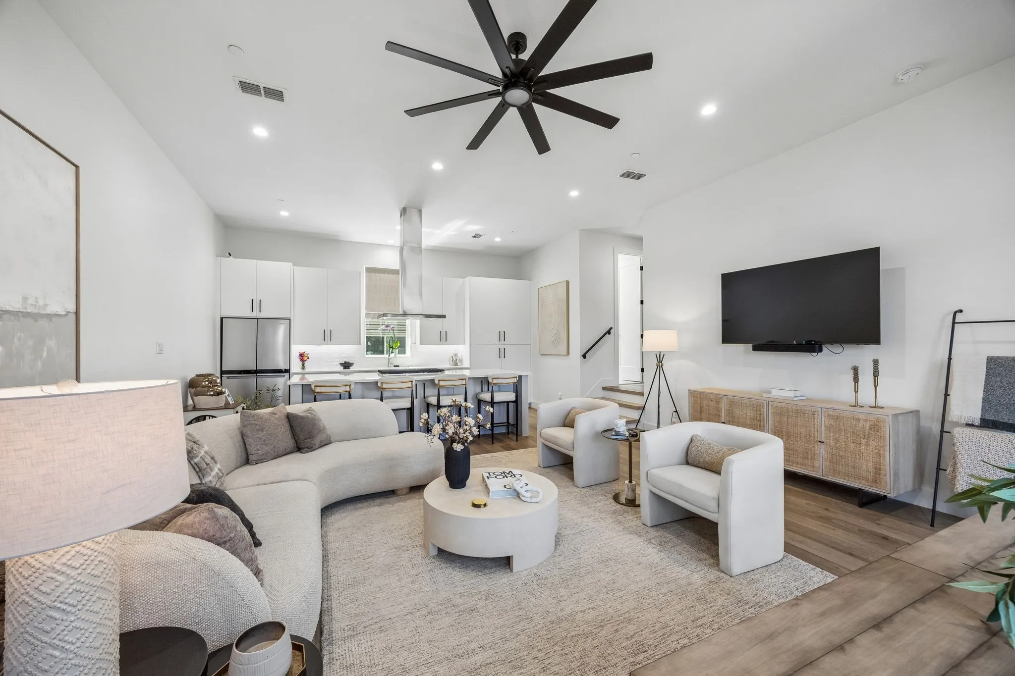 Condominium For Rent in Dallas County , 1865 Summit Avenue 102, Dallas, Texas 75206, 2 Bedroom, 3 Bathroom, 2 Garage spaces, 1,524 Sqft, built in 2019, mls#21388890, Real Estate Agent in Dallas, Homes For Rent in Dallas county, Homes For Rent in Dallas, Realtor in Dallas Texas, Real Estate Brokerage Independent Realty Texas, Luminita Cordes Realtor
