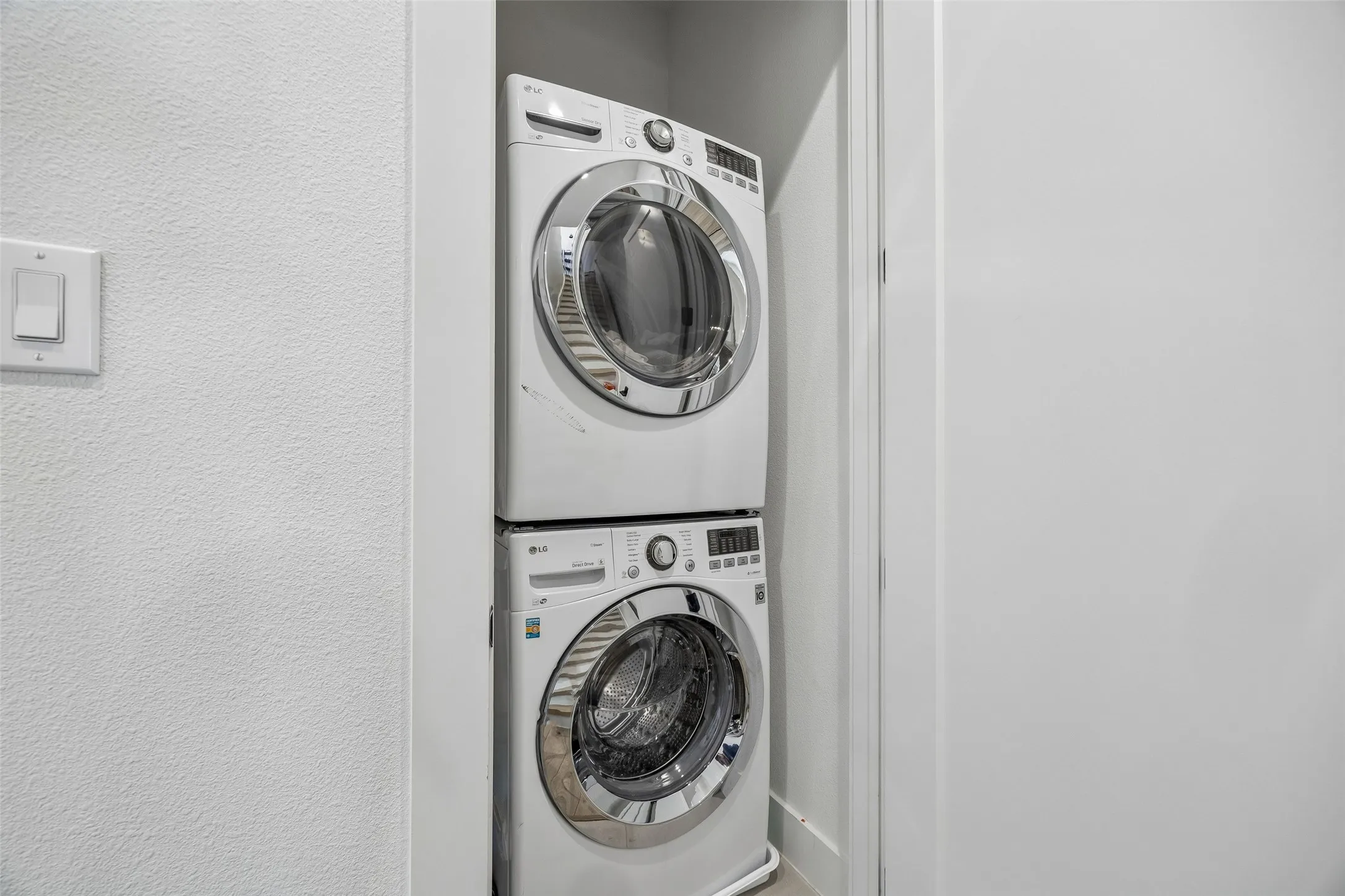 Condominium For Rent in Dallas County , 1865 Summit Avenue 102, Dallas, Texas 75206, 2 Bedroom, 3 Bathroom, 2 Garage spaces, 1,524 Sqft, built in 2019, mls#21388890, Real Estate Agent in Dallas, Homes For Rent in Dallas county, Homes For Rent in Dallas, Realtor in Dallas Texas, Real Estate Brokerage Independent Realty Texas, Luminita Cordes Realtor