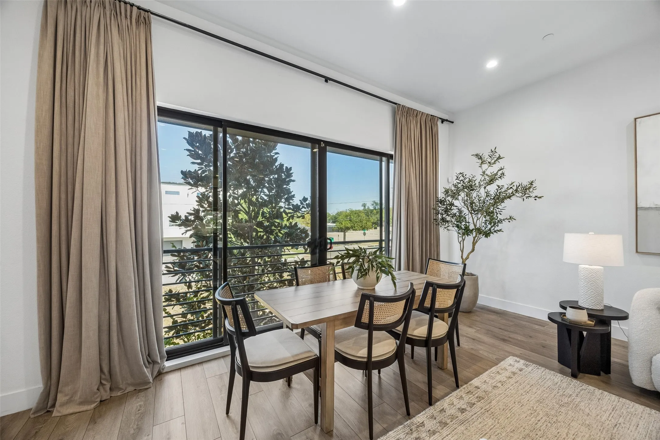 Condominium For Rent in Dallas County , 1865 Summit Avenue 102, Dallas, Texas 75206, 2 Bedroom, 3 Bathroom, 2 Garage spaces, 1,524 Sqft, built in 2019, mls#21388890, Real Estate Agent in Dallas, Homes For Rent in Dallas county, Homes For Rent in Dallas, Realtor in Dallas Texas, Real Estate Brokerage Independent Realty Texas, Luminita Cordes Realtor