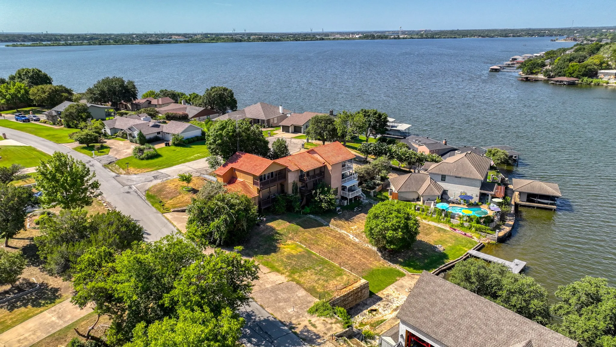 Condominium For Sale in Hood County , 4313 Crescent Drive 5, Granbury, Texas 76049, 2 Bedroom, 2 Bathroom, 1 Garage spaces, 1,424 Sqft, built in 1973, mls#21389961, Real Estate Agent in Granbury, Homes For Sale in Hood county, Homes For Sale in Granbury, Realtor in Granbury Texas, Real Estate Brokerage Independent Realty Texas, Luminita Cordes Realtor