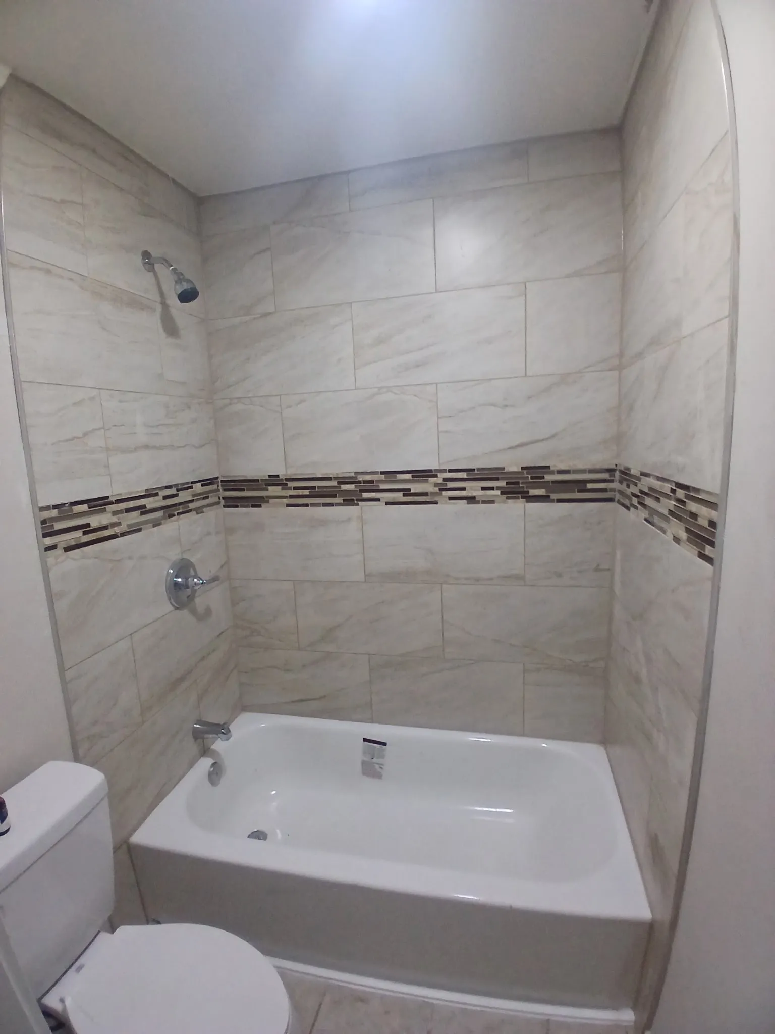 Condominium For Sale in Hood County , 4313 Crescent Drive 5, Granbury, Texas 76049, 2 Bedroom, 2 Bathroom, 1 Garage spaces, 1,424 Sqft, built in 1973, mls#21389961, Real Estate Agent in Granbury, Homes For Sale in Hood county, Homes For Sale in Granbury, Realtor in Granbury Texas, Real Estate Brokerage Independent Realty Texas, Luminita Cordes Realtor