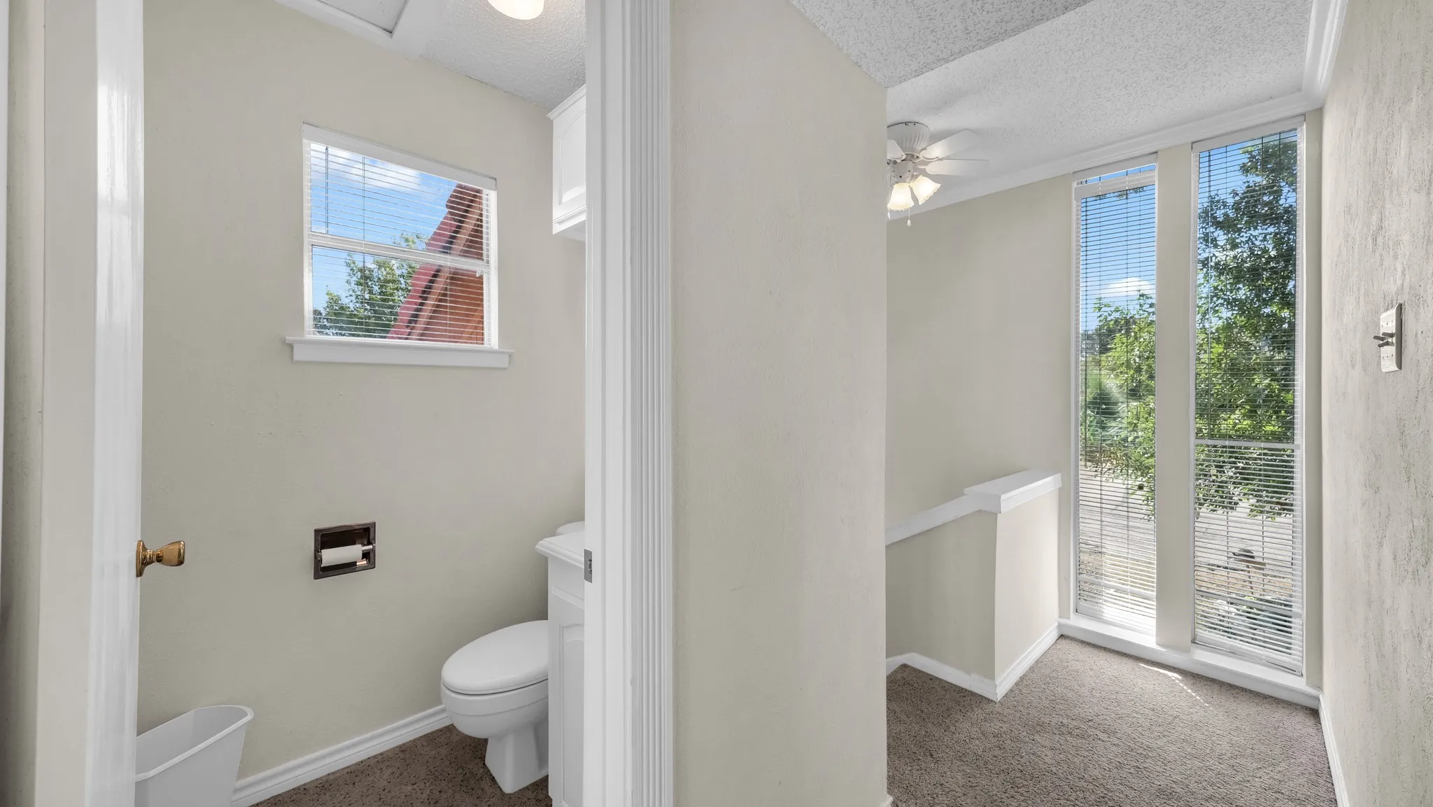 Condominium For Sale in Hood County , 4313 Crescent Drive 5, Granbury, Texas 76049, 2 Bedroom, 2 Bathroom, 1 Garage spaces, 1,424 Sqft, built in 1973, mls#21389961, Real Estate Agent in Granbury, Homes For Sale in Hood county, Homes For Sale in Granbury, Realtor in Granbury Texas, Real Estate Brokerage Independent Realty Texas, Luminita Cordes Realtor
