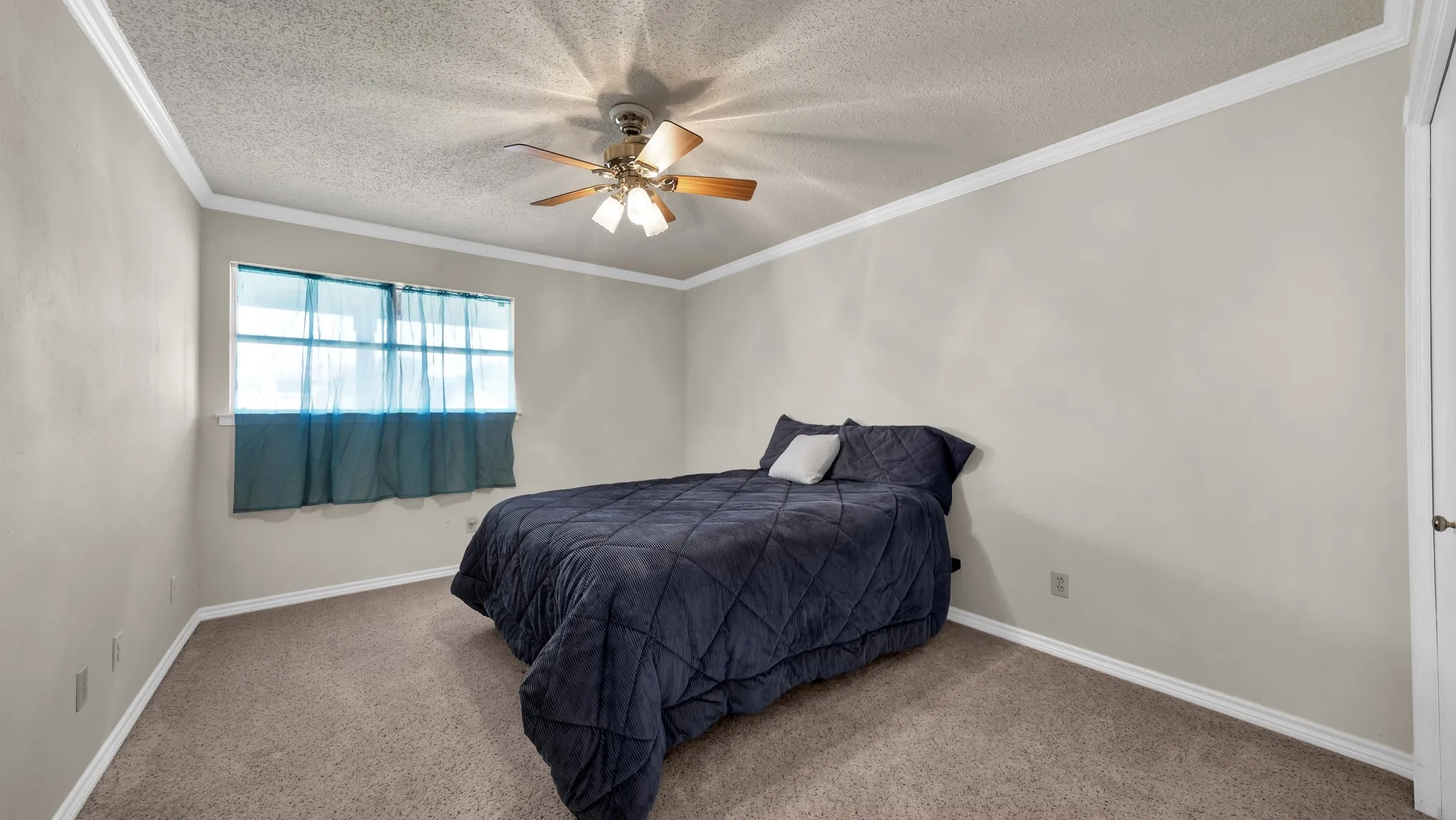 Condominium For Sale in Hood County , 4313 Crescent Drive 5, Granbury, Texas 76049, 2 Bedroom, 2 Bathroom, 1 Garage spaces, 1,424 Sqft, built in 1973, mls#21389961, Real Estate Agent in Granbury, Homes For Sale in Hood county, Homes For Sale in Granbury, Realtor in Granbury Texas, Real Estate Brokerage Independent Realty Texas, Luminita Cordes Realtor