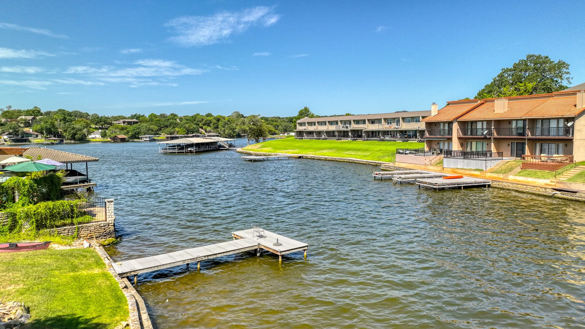 Condominium For Sale in Hood County , 4313 Crescent Drive 5, Granbury, Texas 76049, 2 Bedroom, 2 Bathroom, 1 Garage spaces, 1,424 Sqft, built in 1973, mls#21389961, Real Estate Agent in Granbury, Homes For Sale in Hood county, Homes For Sale in Granbury, Realtor in Granbury Texas, Real Estate Brokerage Independent Realty Texas, Luminita Cordes Realtor