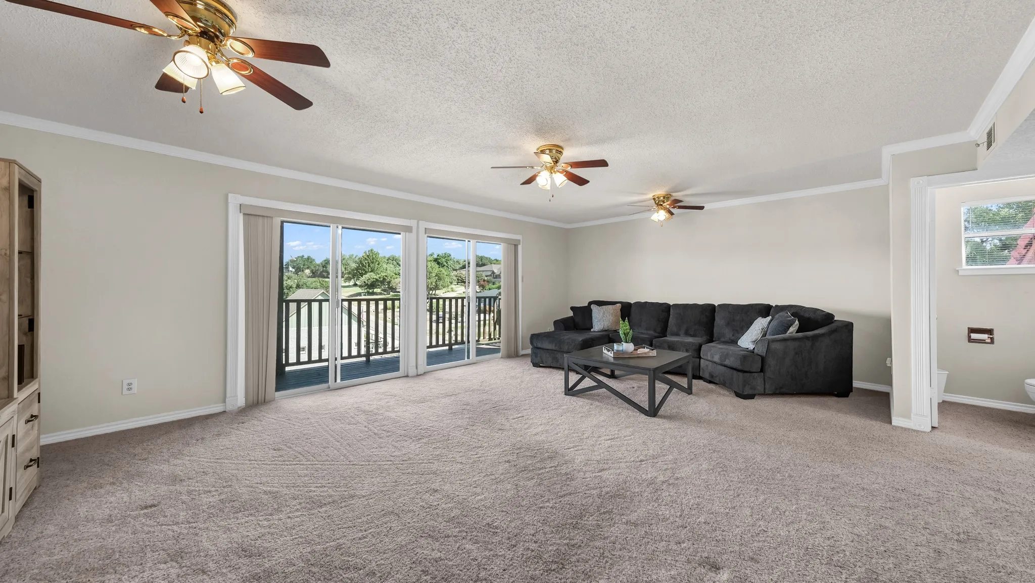 Condominium For Sale in Hood County , 4313 Crescent Drive 5, Granbury, Texas 76049, 2 Bedroom, 2 Bathroom, 1 Garage spaces, 1,424 Sqft, built in 1973, mls#21389961, Real Estate Agent in Granbury, Homes For Sale in Hood county, Homes For Sale in Granbury, Realtor in Granbury Texas, Real Estate Brokerage Independent Realty Texas, Luminita Cordes Realtor