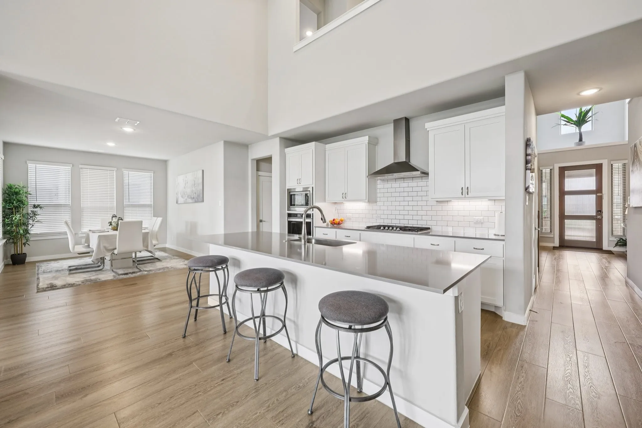 Single Family Residence For Sale in Denton County , 1601 Thunderbird Drive, Fort Worth, Texas 76052, 5 Bedroom, 5 Bathroom, 3 Garage spaces, 4,121 Sqft, built in 2022, mls#21392073, Real Estate Agent in Fort Worth, Homes For Sale in Denton county, Homes For Sale in Fort Worth, Realtor in Fort Worth Texas, Real Estate Brokerage Independent Realty Texas, Luminita Cordes Realtor