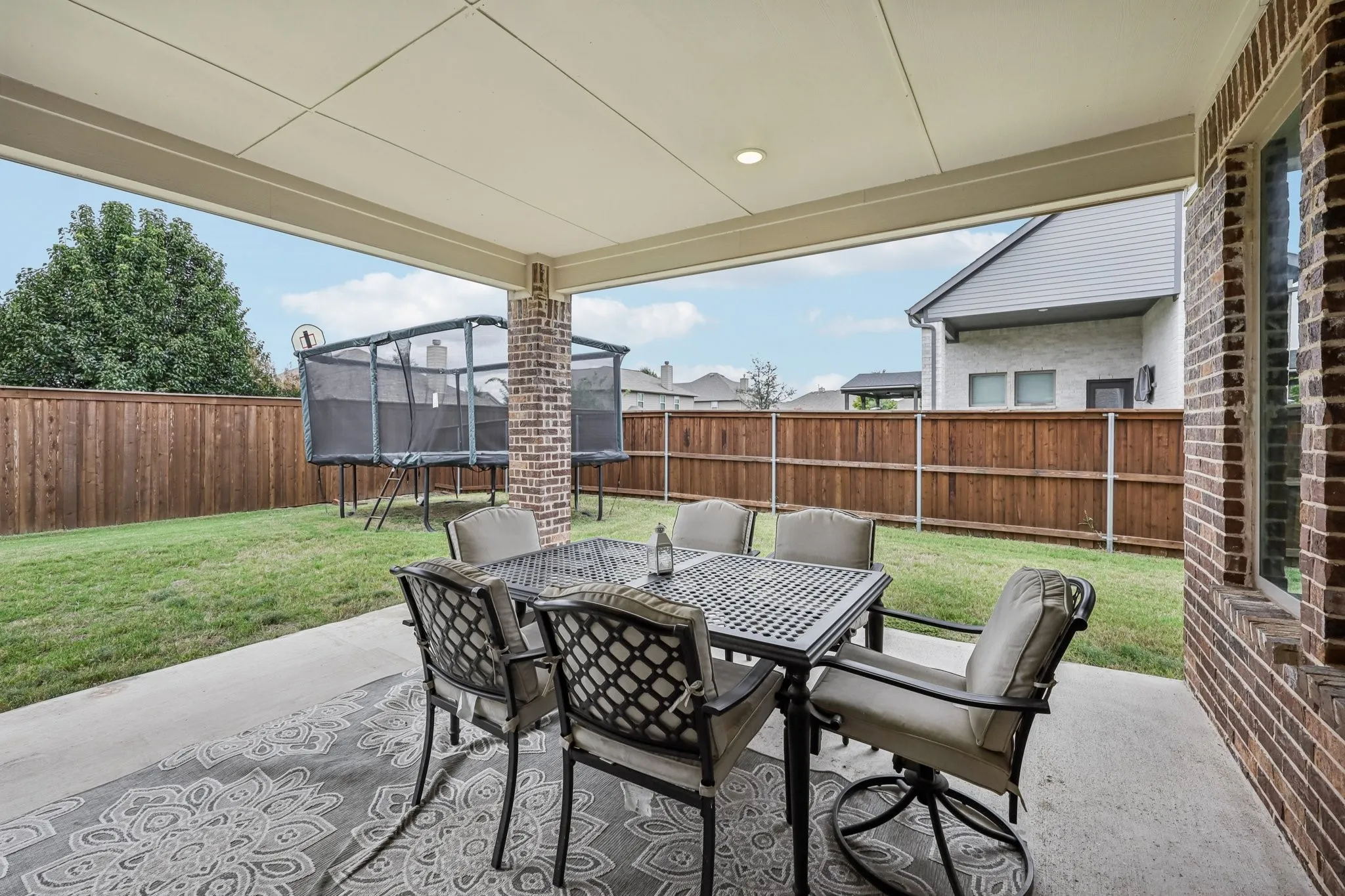 Single Family Residence For Sale in Denton County , 1601 Thunderbird Drive, Fort Worth, Texas 76052, 5 Bedroom, 5 Bathroom, 3 Garage spaces, 4,121 Sqft, built in 2022, mls#21392073, Real Estate Agent in Fort Worth, Homes For Sale in Denton county, Homes For Sale in Fort Worth, Realtor in Fort Worth Texas, Real Estate Brokerage Independent Realty Texas, Luminita Cordes Realtor