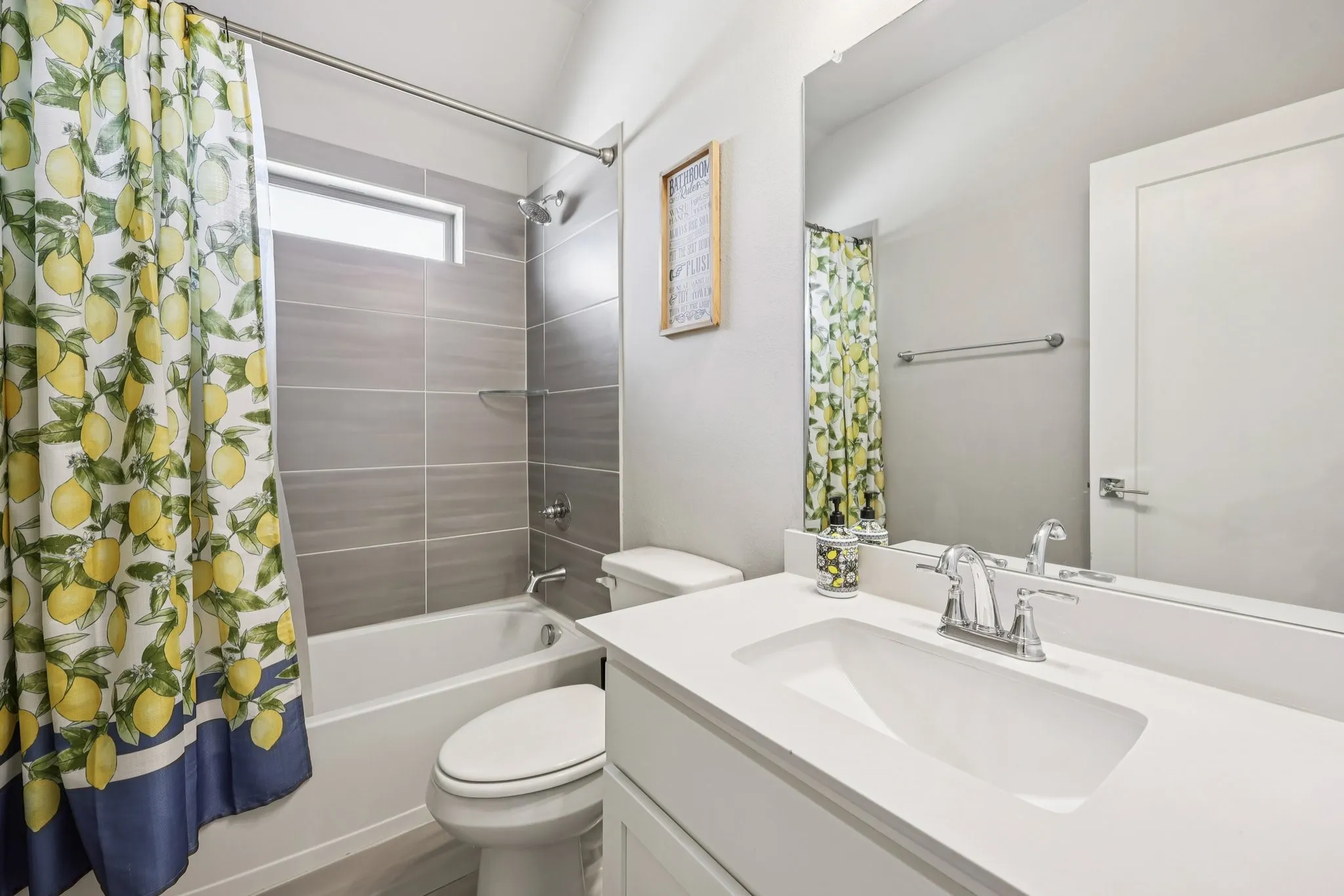 Single Family Residence For Sale in Denton County , 1601 Thunderbird Drive, Fort Worth, Texas 76052, 5 Bedroom, 5 Bathroom, 3 Garage spaces, 4,121 Sqft, built in 2022, mls#21392073, Real Estate Agent in Fort Worth, Homes For Sale in Denton county, Homes For Sale in Fort Worth, Realtor in Fort Worth Texas, Real Estate Brokerage Independent Realty Texas, Luminita Cordes Realtor