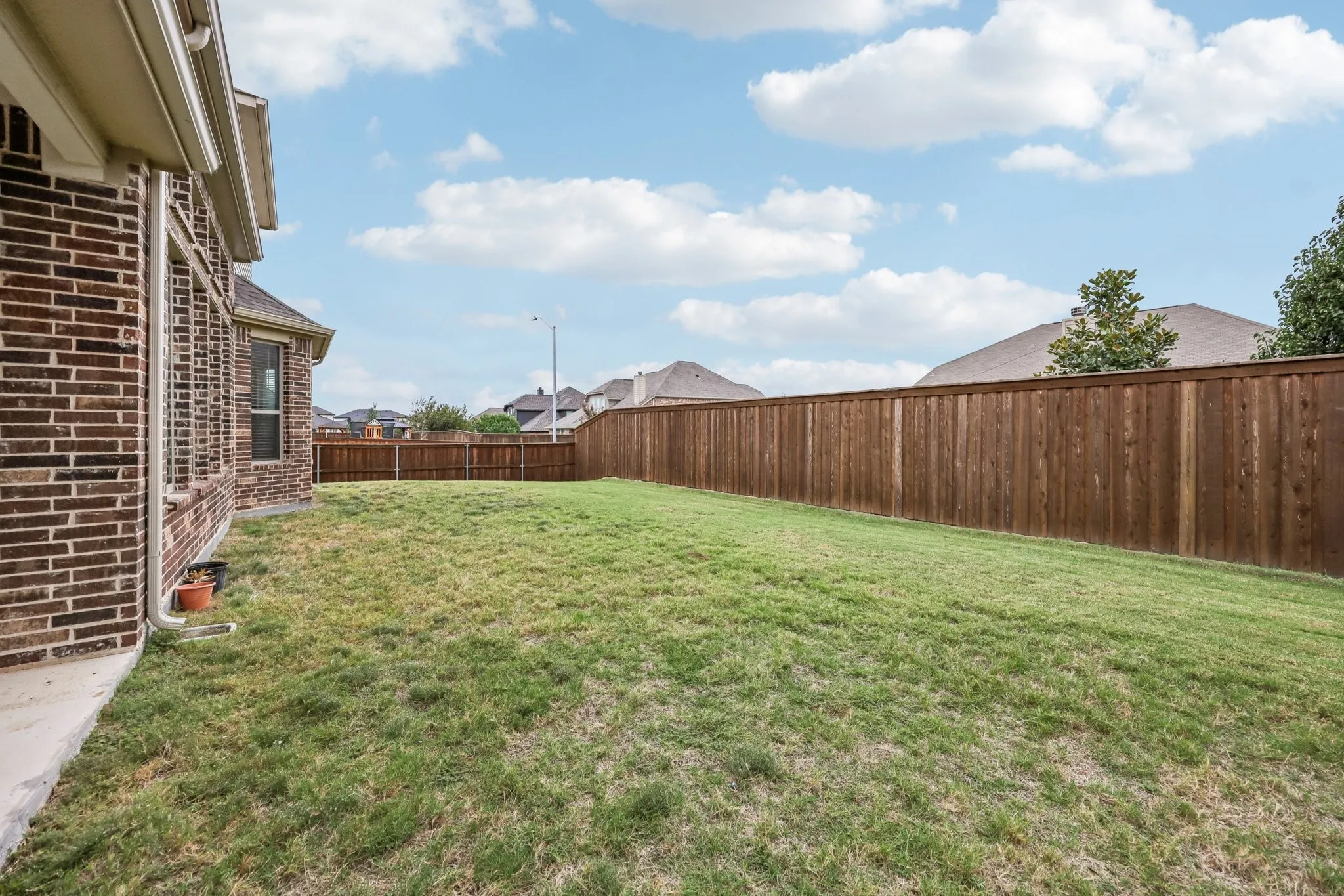 Single Family Residence For Sale in Denton County , 1601 Thunderbird Drive, Fort Worth, Texas 76052, 5 Bedroom, 5 Bathroom, 3 Garage spaces, 4,121 Sqft, built in 2022, mls#21392073, Real Estate Agent in Fort Worth, Homes For Sale in Denton county, Homes For Sale in Fort Worth, Realtor in Fort Worth Texas, Real Estate Brokerage Independent Realty Texas, Luminita Cordes Realtor