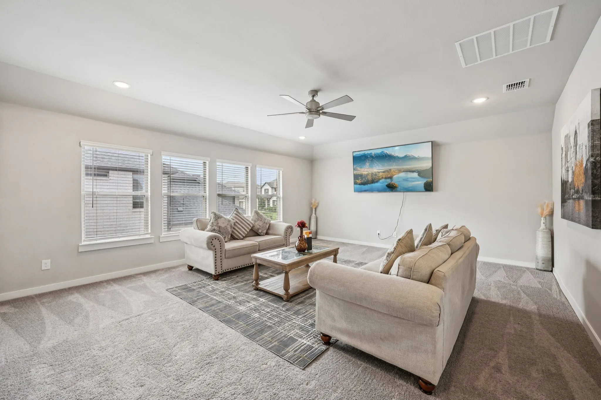Single Family Residence For Sale in Denton County , 1601 Thunderbird Drive, Fort Worth, Texas 76052, 5 Bedroom, 5 Bathroom, 3 Garage spaces, 4,121 Sqft, built in 2022, mls#21392073, Real Estate Agent in Fort Worth, Homes For Sale in Denton county, Homes For Sale in Fort Worth, Realtor in Fort Worth Texas, Real Estate Brokerage Independent Realty Texas, Luminita Cordes Realtor